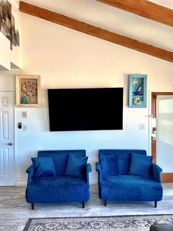 Property building in 120-Oceanfront Penthouse 5