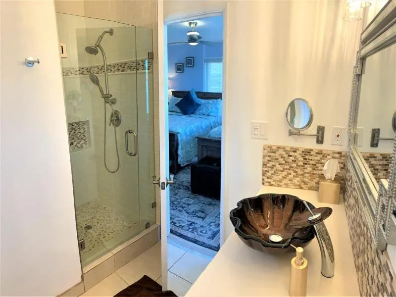 Property building in 120-Oceanfront Penthouse 5