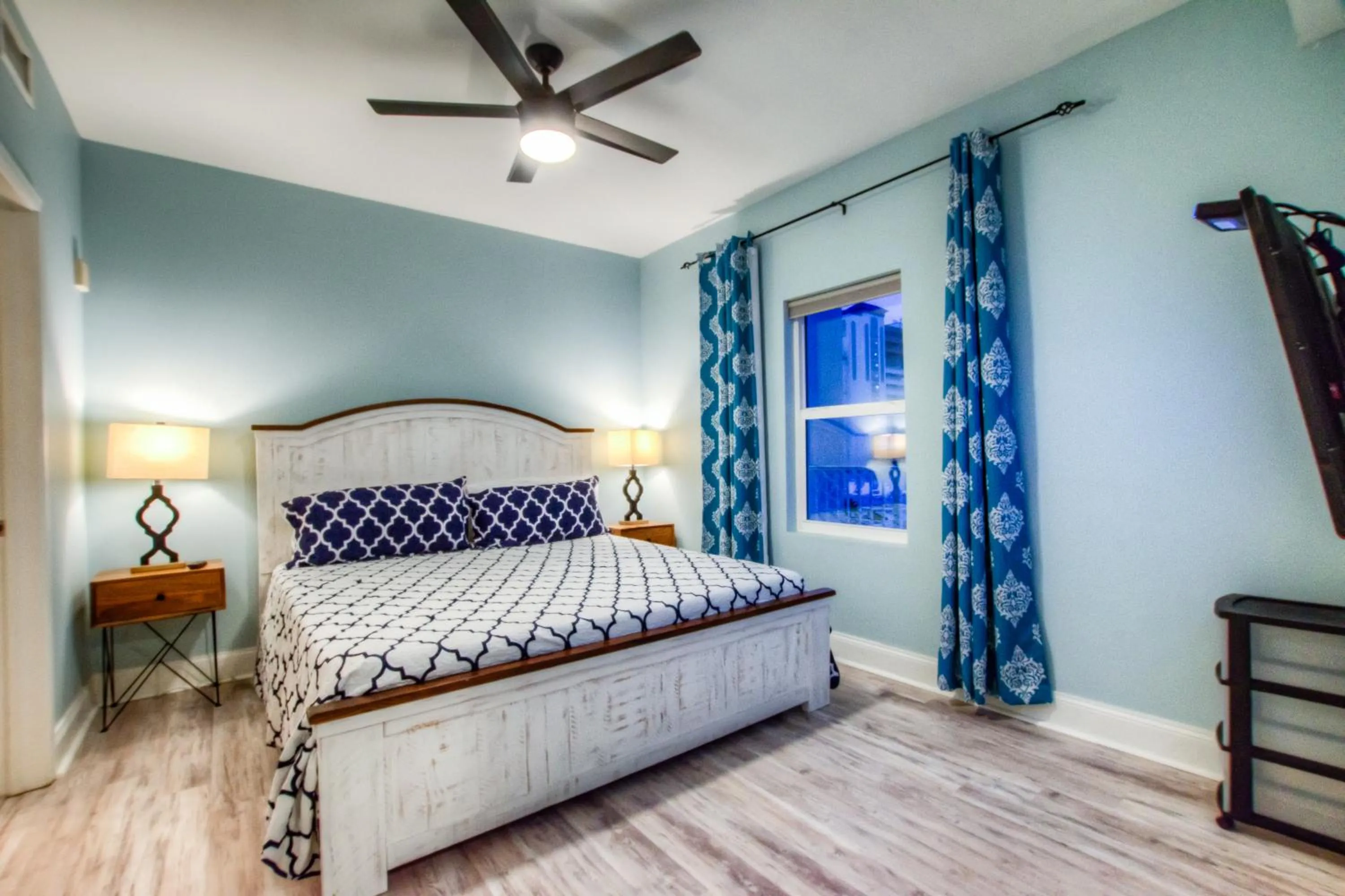 Bed in Laketown Wharf 1135 By Aneliya