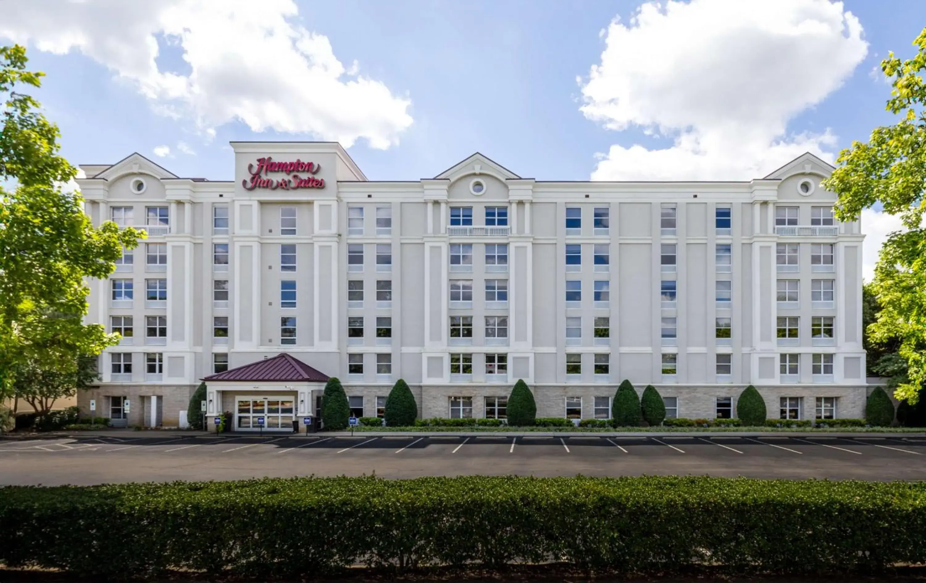 Property building in Hampton Inn & Suites Raleigh Cary Lenovo Center Property building in Hampton Inn & Suites Raleigh Cary Lenovo Center