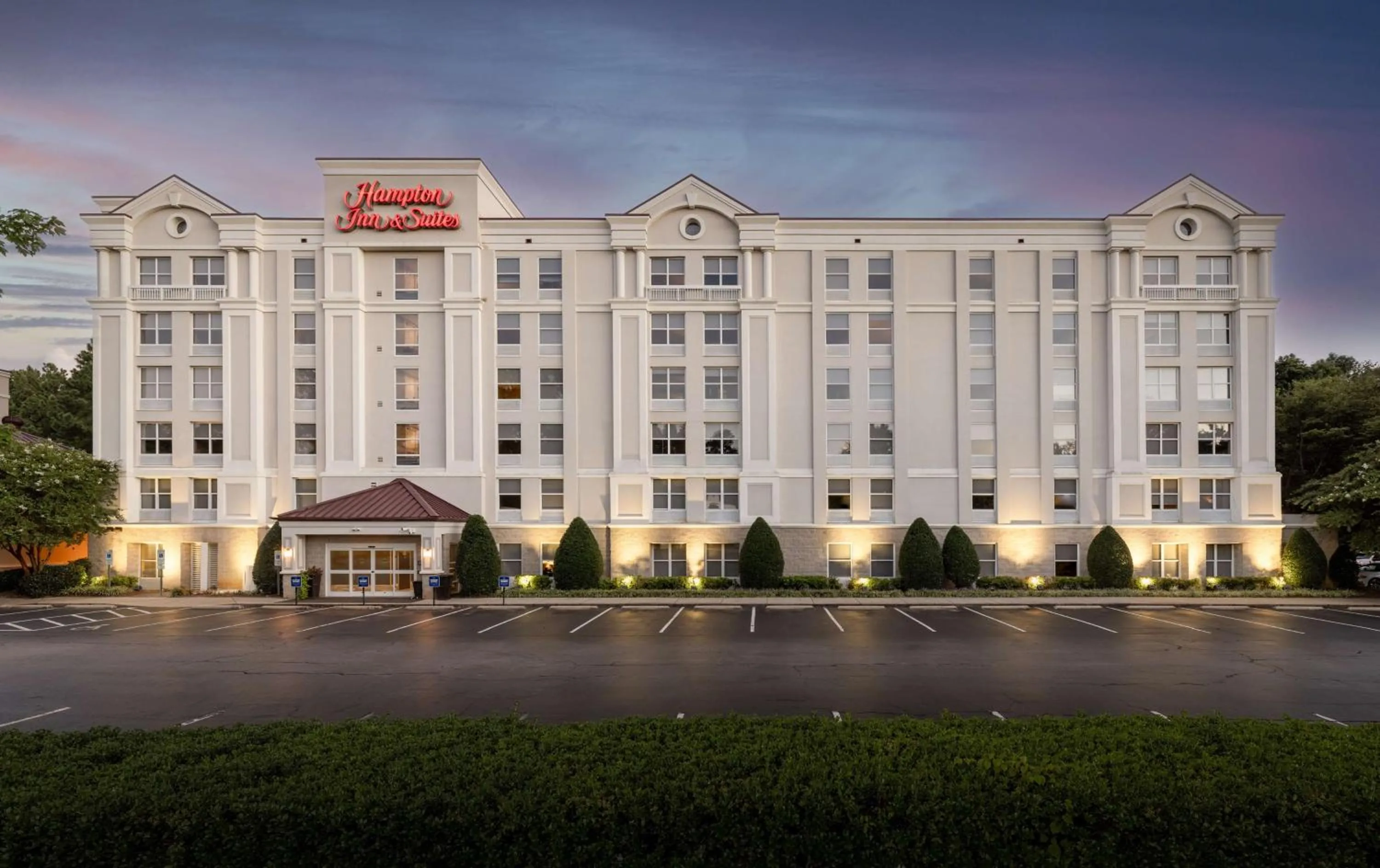 Property building in Hampton Inn & Suites Raleigh Cary Lenovo Center
