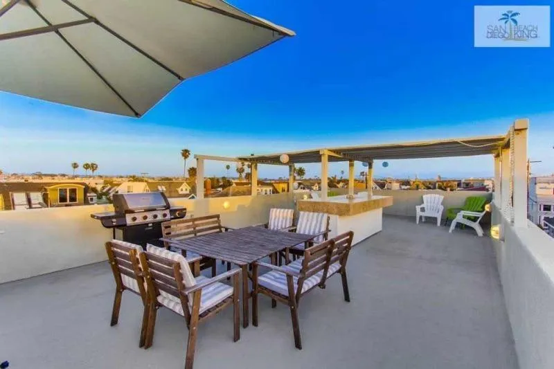 Property building in 200-Surf Stars Penthouse