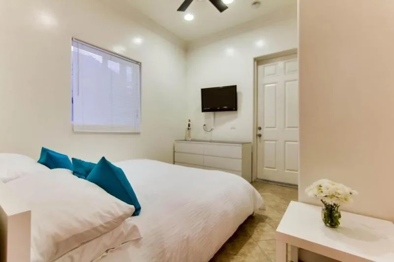 Property building, Bed in 199-Surf Stars Combo