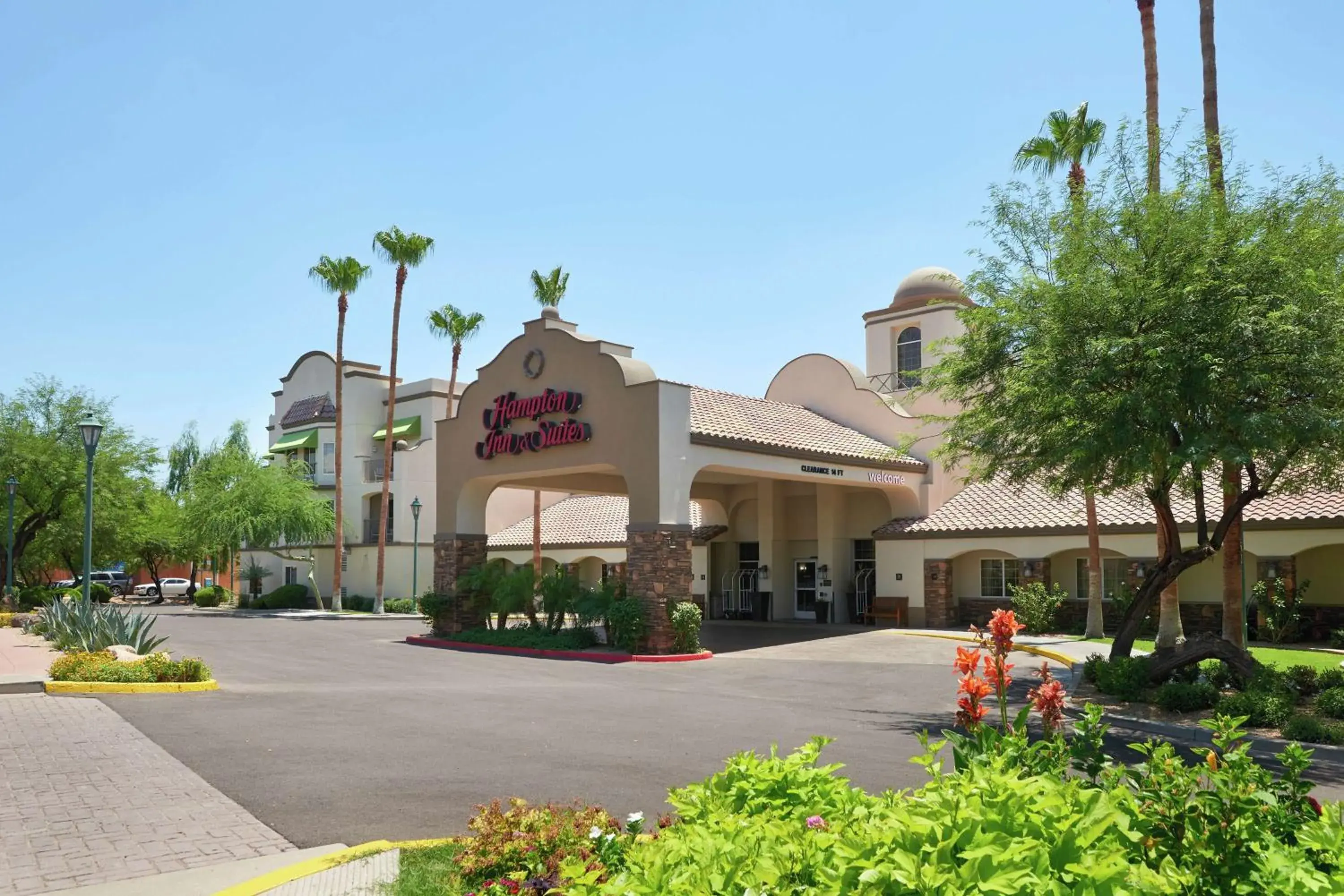 Property building in Hampton Inn & Suites Phoenix/Scottsdale Property building in Hampton Inn & Suites Phoenix/Scottsdale