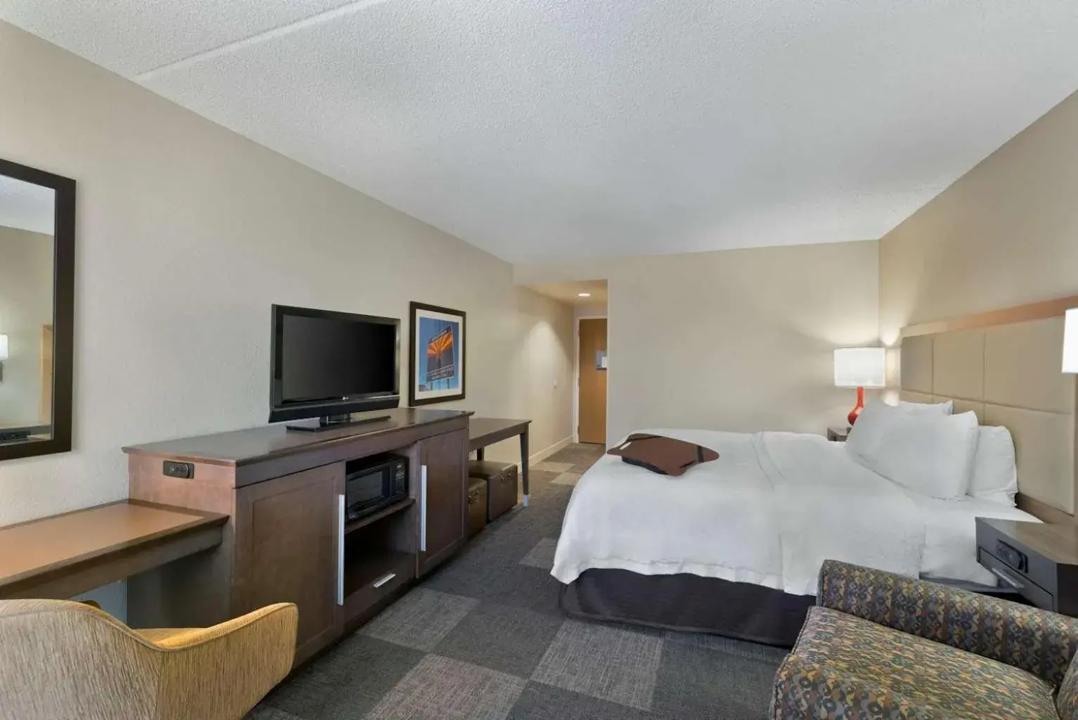 King Room Mobility and Hearing Access/Non-Smoking in Hampton Inn & Suites Phoenix/Scottsdale King Room Mobility and Hearing Access/Non-Smoking in Hampton Inn & Suites Phoenix/Scottsdale