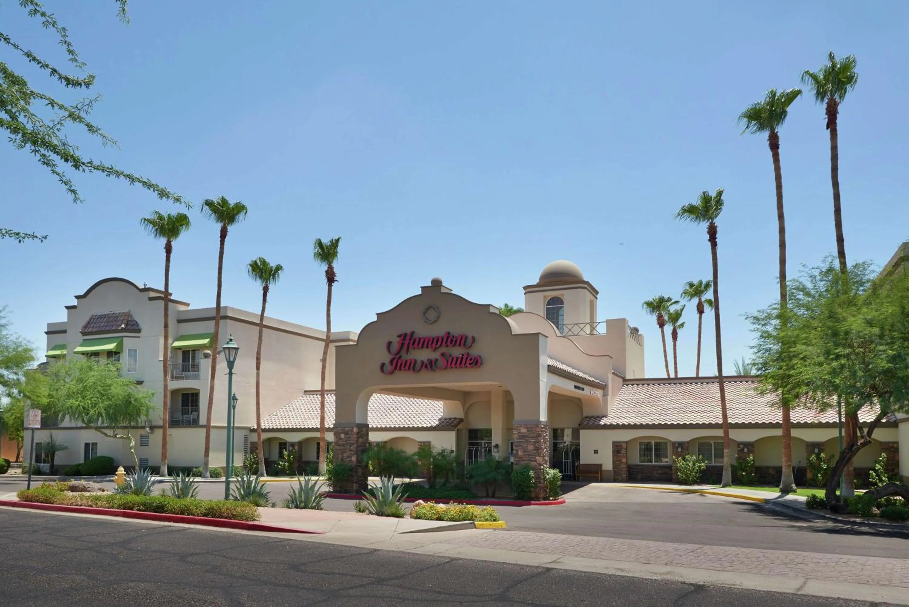Property building in Hampton Inn & Suites Phoenix/Scottsdale