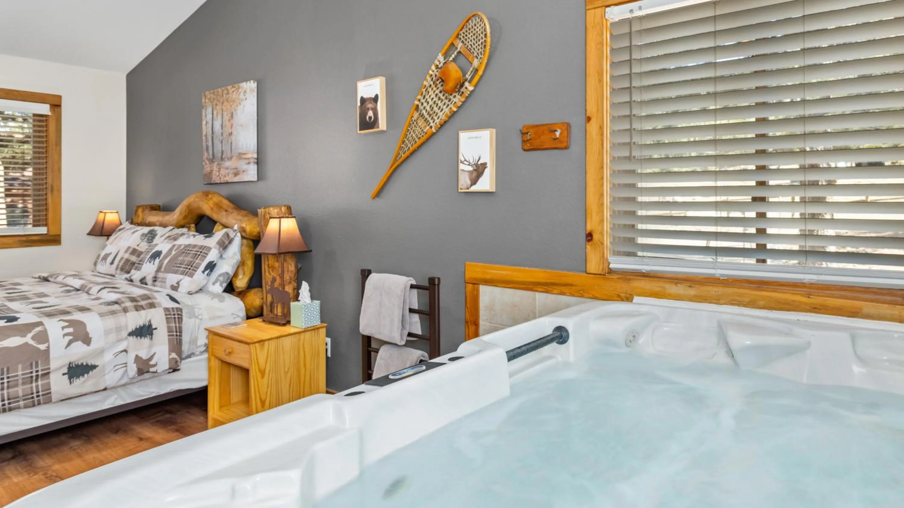 Bed in Mountain Shadows Resort