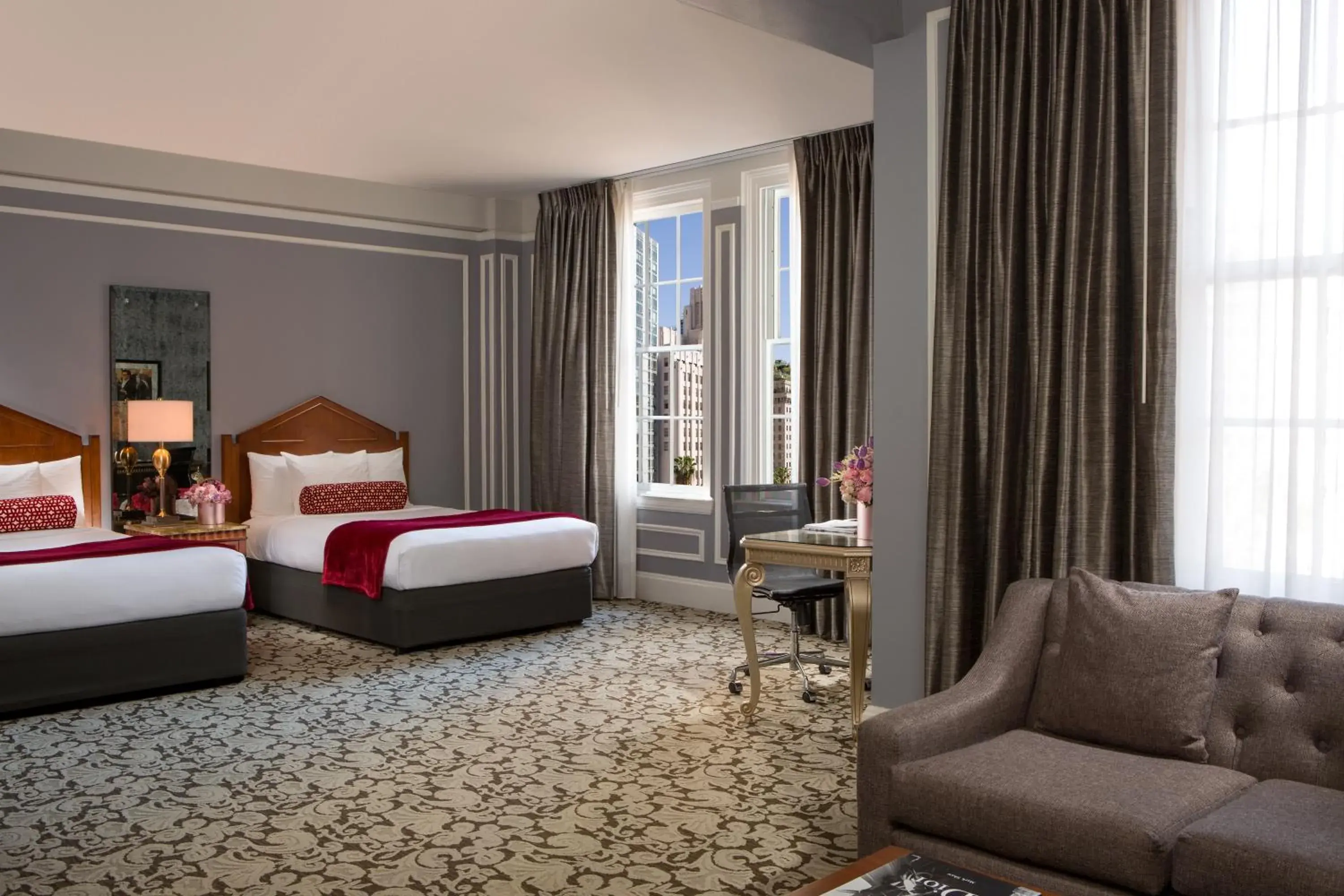 Photo of the whole room, Bed in The Biltmore Los Angeles Photo of the whole room, Bed in The Biltmore Los Angeles