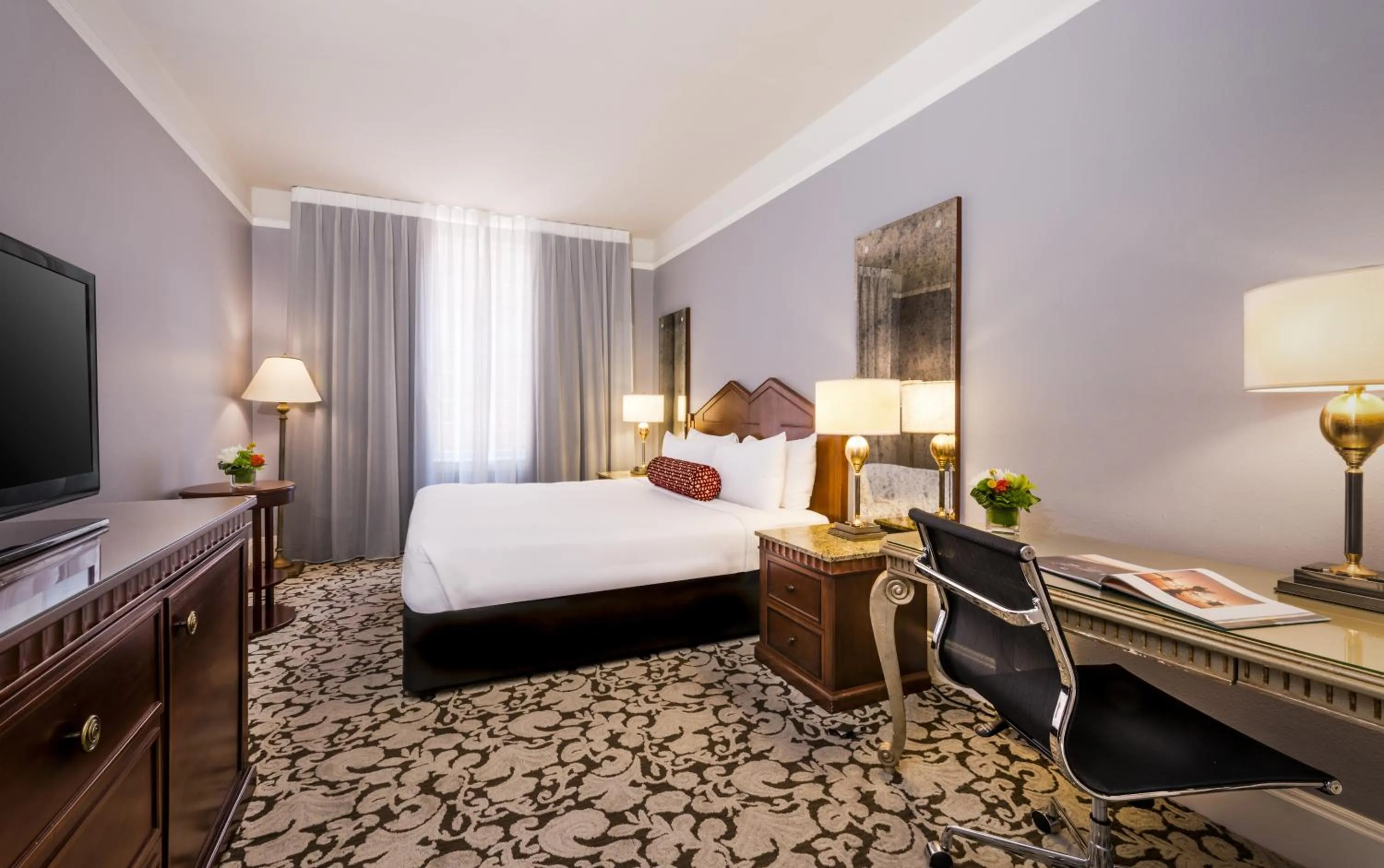 Bedroom, Bed in The Biltmore Los Angeles