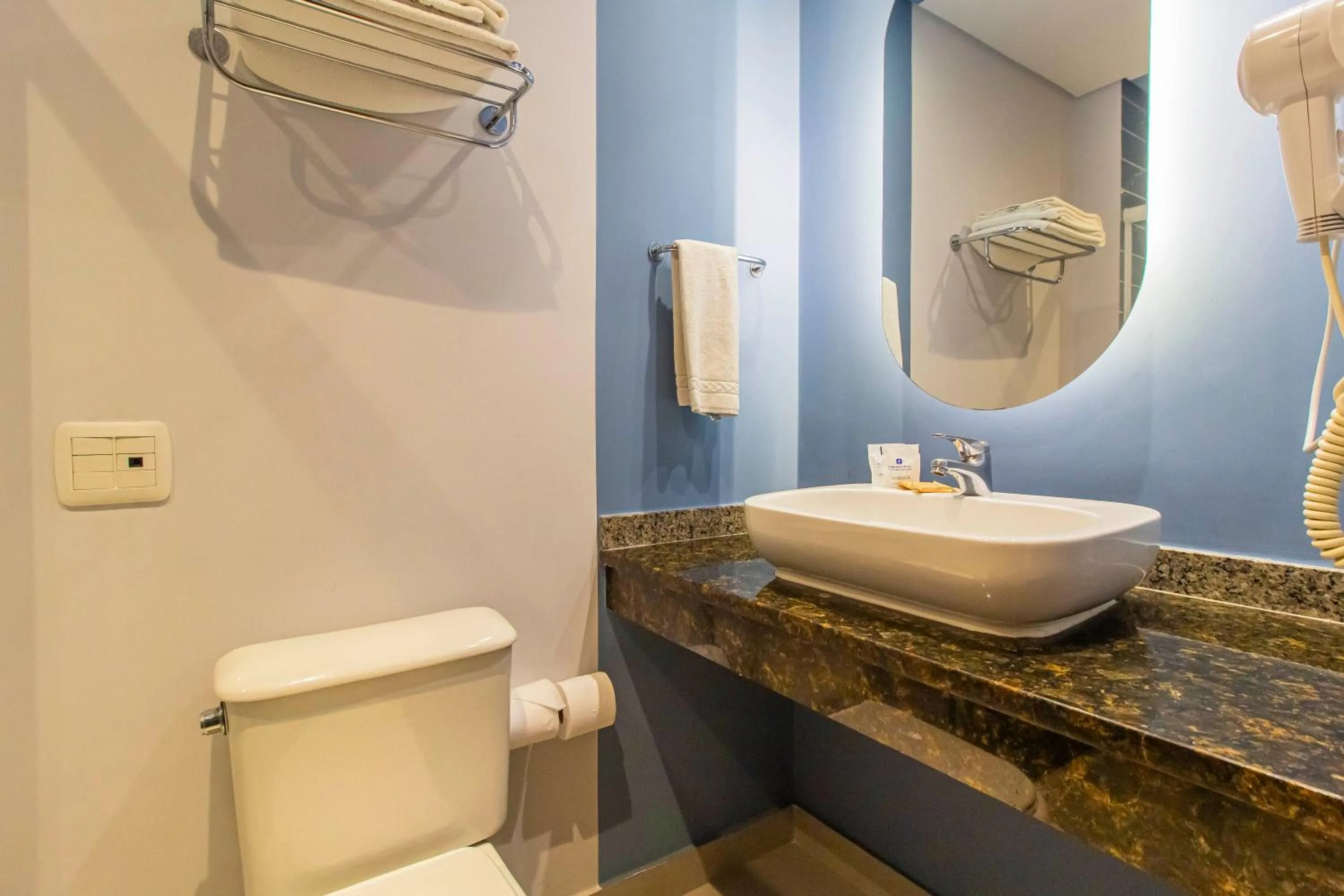 Bathroom in Hotel Euro Suite Curitiba Batel By Nacional Inn