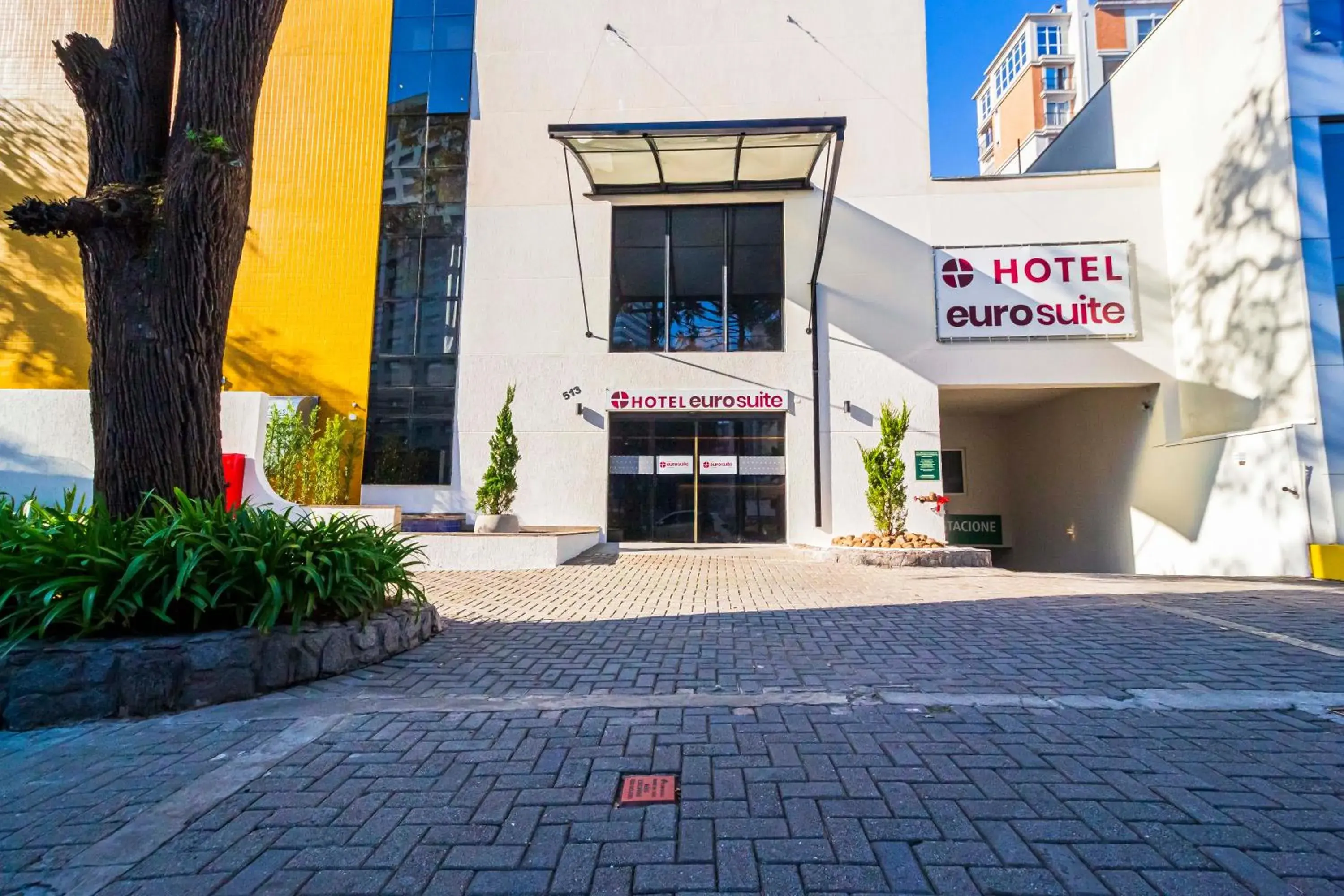 Facade/entrance in Hotel Euro Suite Curitiba Batel By Nacional Inn Facade/entrance in Hotel Euro Suite Curitiba Batel By Nacional Inn