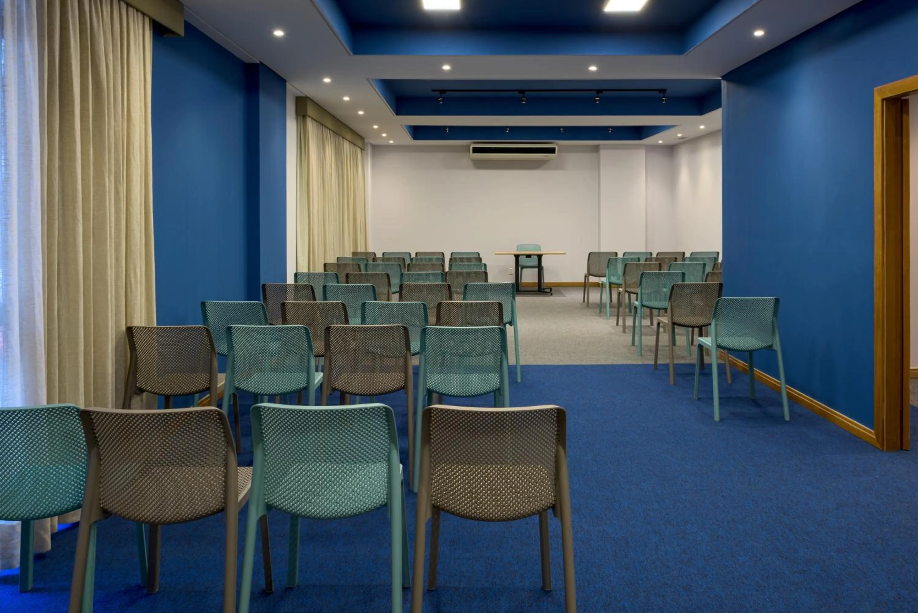 Meeting/conference room in Hotel Euro Suite Curitiba Batel By Nacional Inn