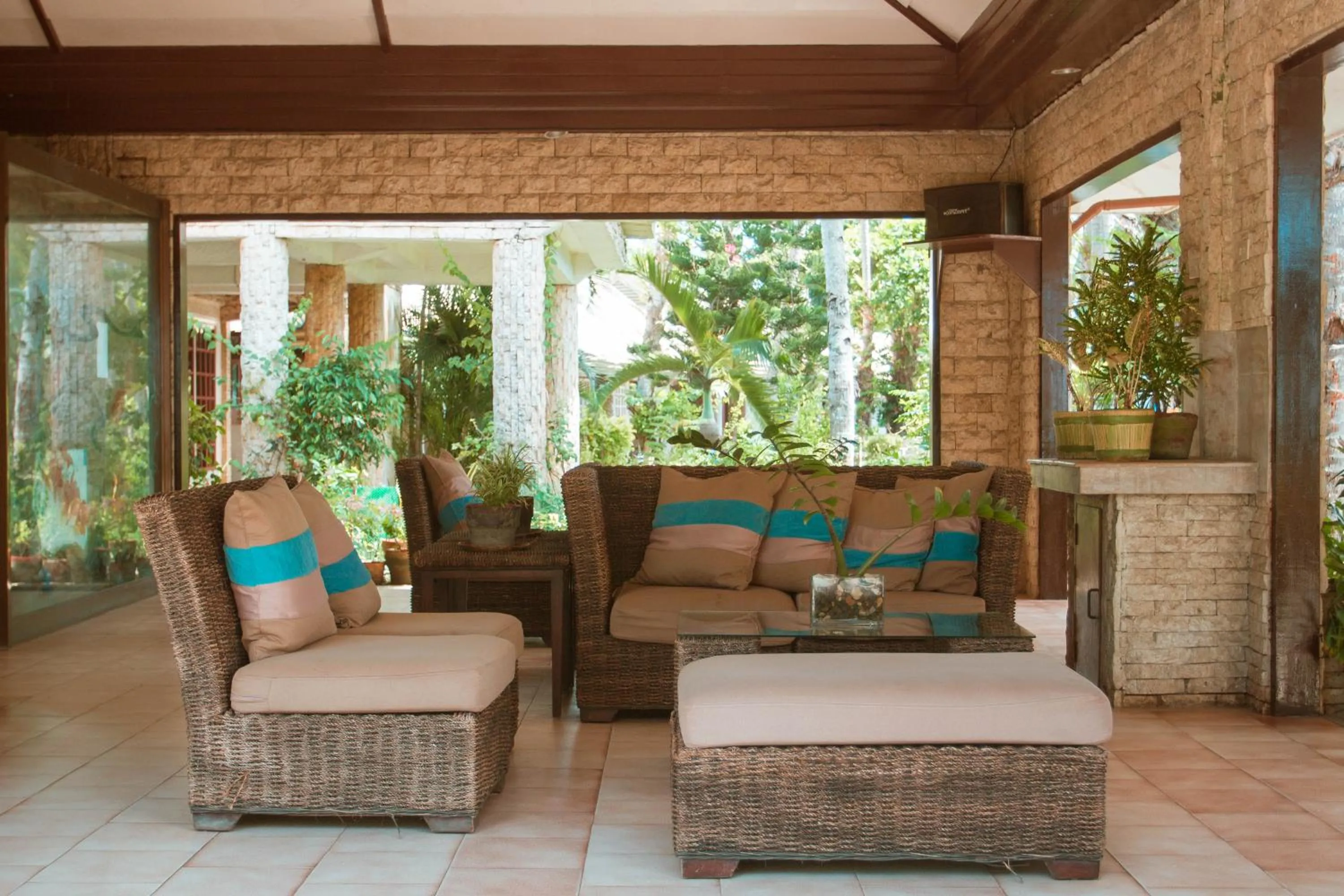 Estaca Bay Gardens Conference Resort powered by Cocotel