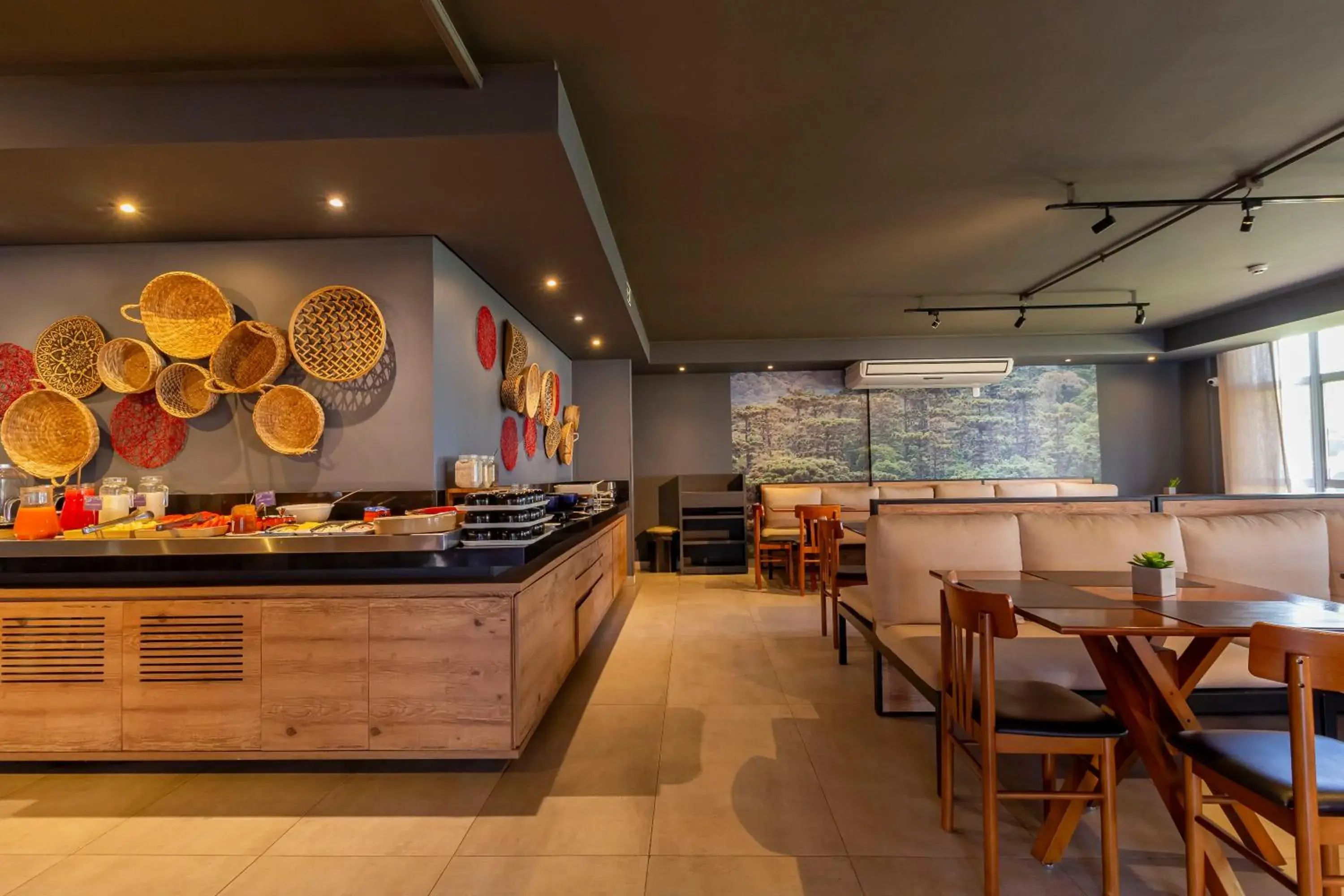 Restaurant/places to eat in Hotel Cassino Tower Curitiba Aeroporto By Nacional Inn Restaurant/places to eat in Hotel Cassino Tower Curitiba Aeroporto By Nacional Inn