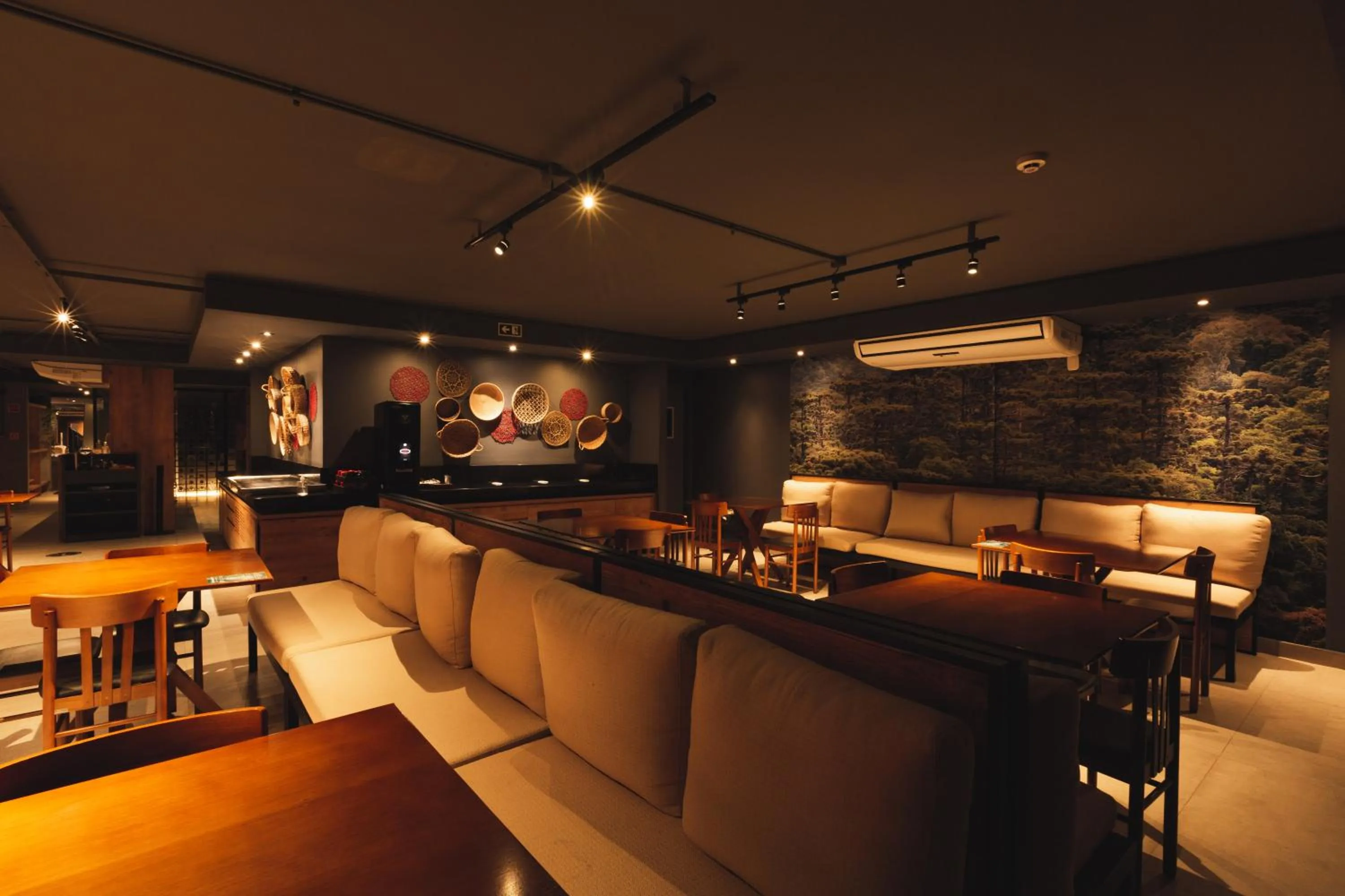 Restaurant/places to eat in Hotel Cassino Tower Curitiba Aeroporto By Nacional Inn