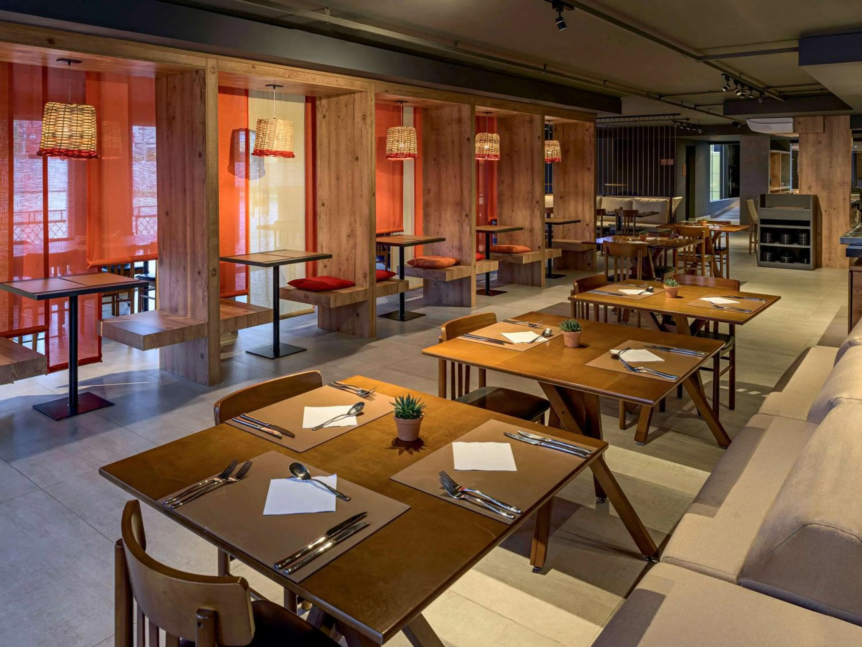 Restaurant/places to eat in Hotel Cassino Tower Curitiba Aeroporto By Nacional Inn