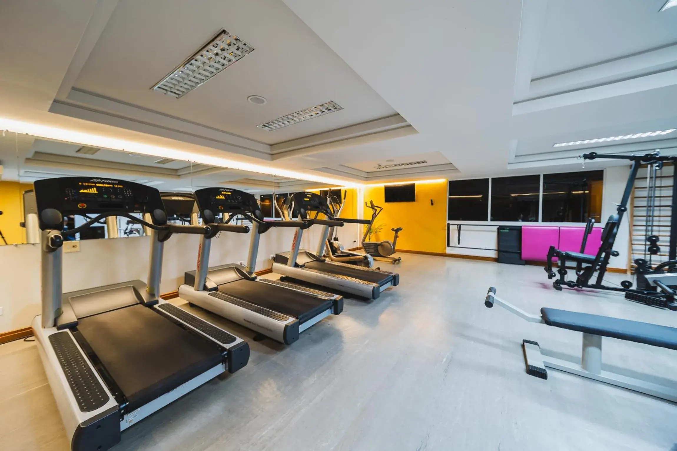 Fitness centre/facilities in Hotel Cassino Tower Curitiba Aeroporto By Nacional Inn Fitness centre/facilities in Hotel Cassino Tower Curitiba Aeroporto By Nacional Inn