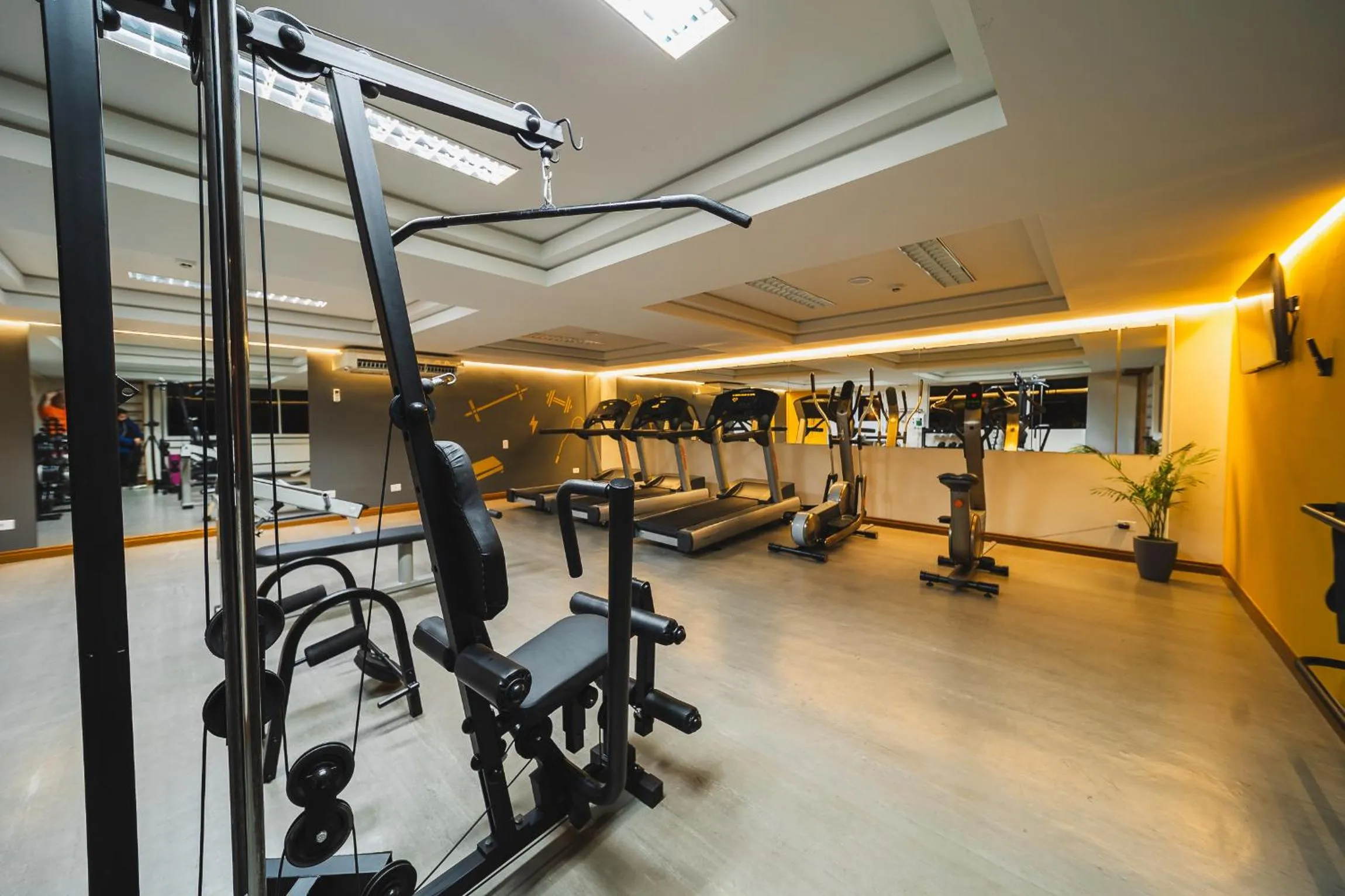 Fitness centre/facilities in Hotel Cassino Tower Curitiba Aeroporto By Nacional Inn