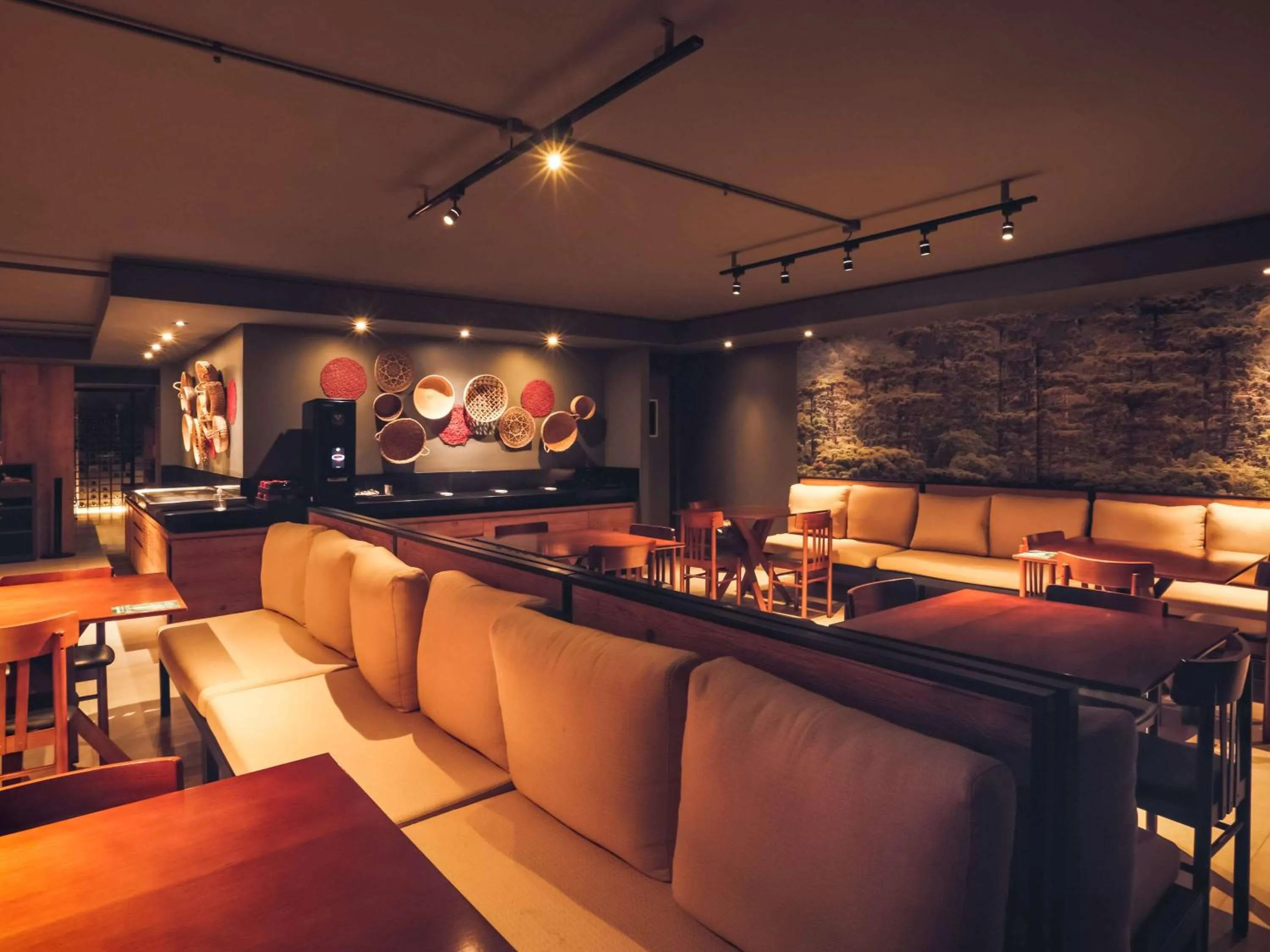 Restaurant/places to eat in Hotel Cassino Tower Curitiba Aeroporto By Nacional Inn