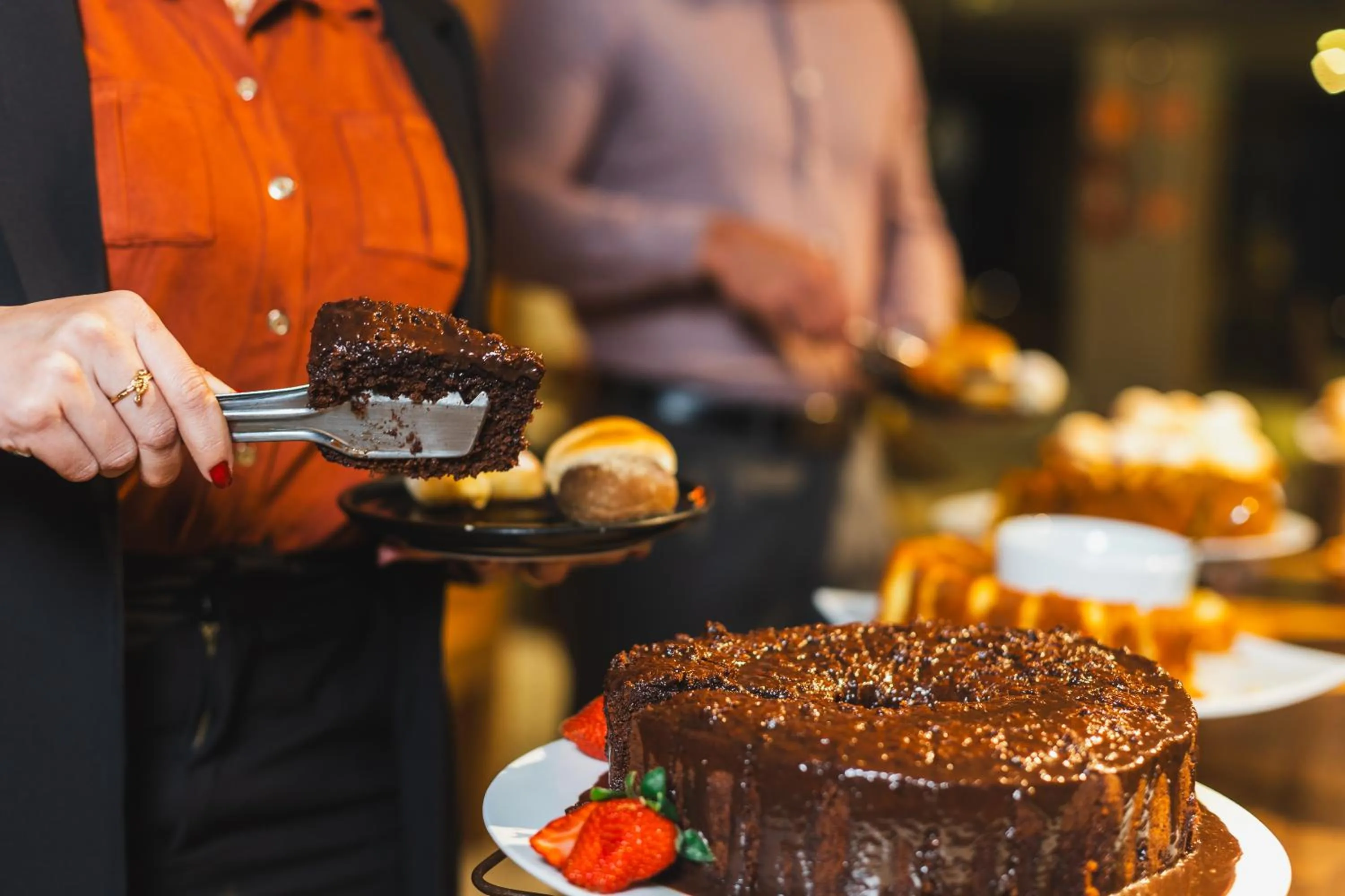 Buffet breakfast in Hotel Cassino Tower Curitiba Aeroporto By Nacional Inn
