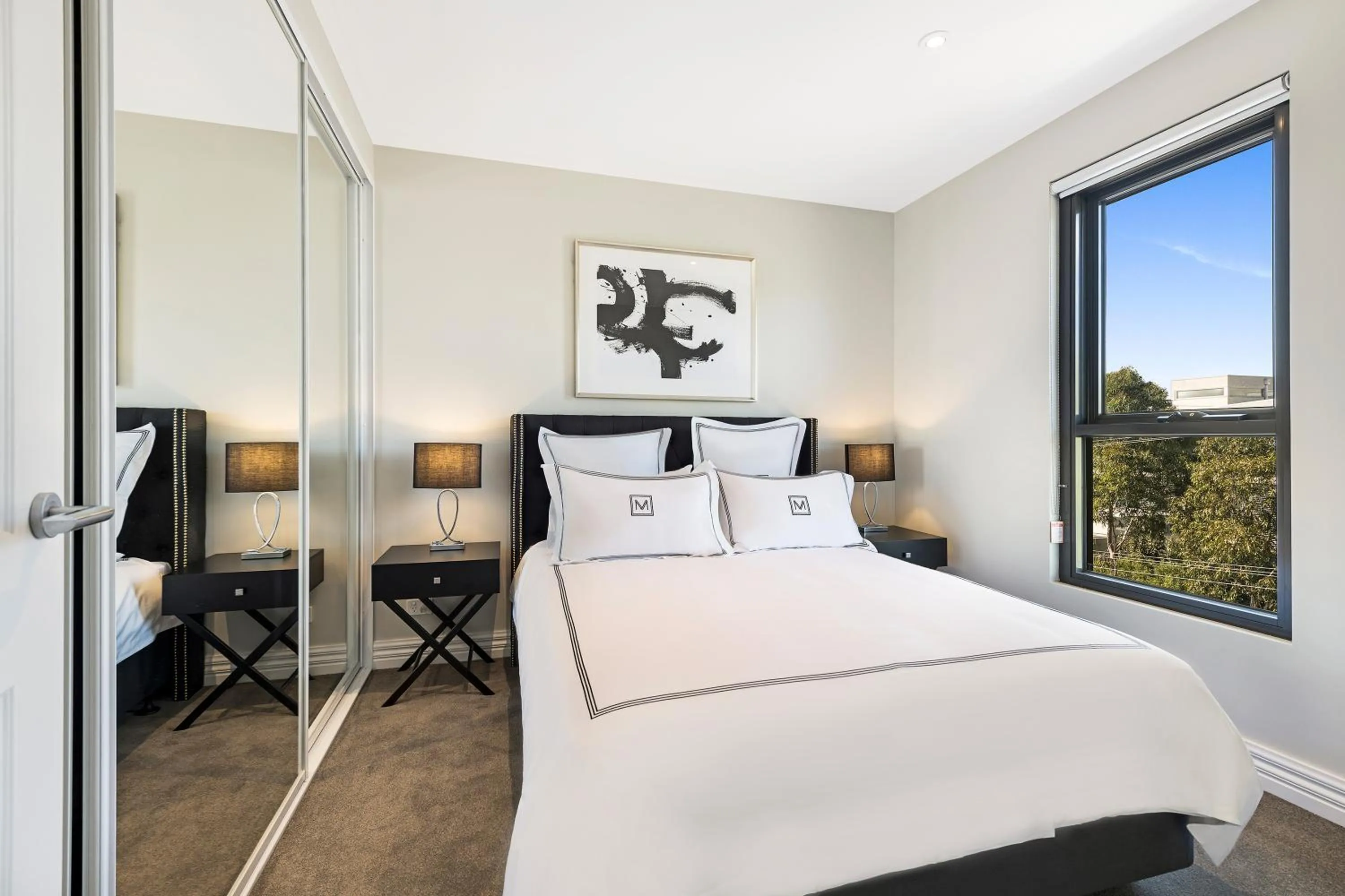 Bedroom, Bed in Manhattan Apartments - Notting Hill