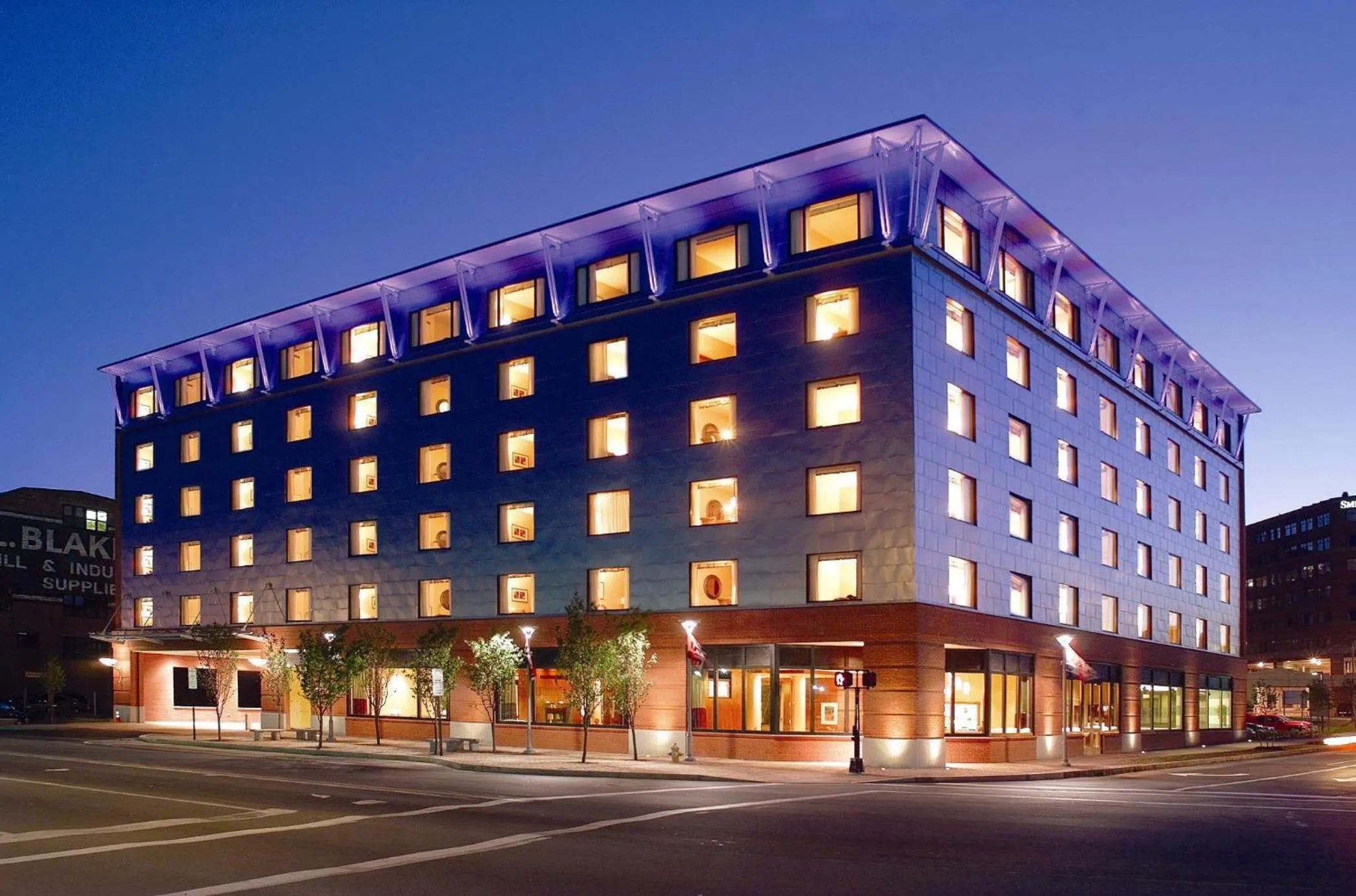 Property building in Hilton Garden Inn Portland Downtown Waterfront