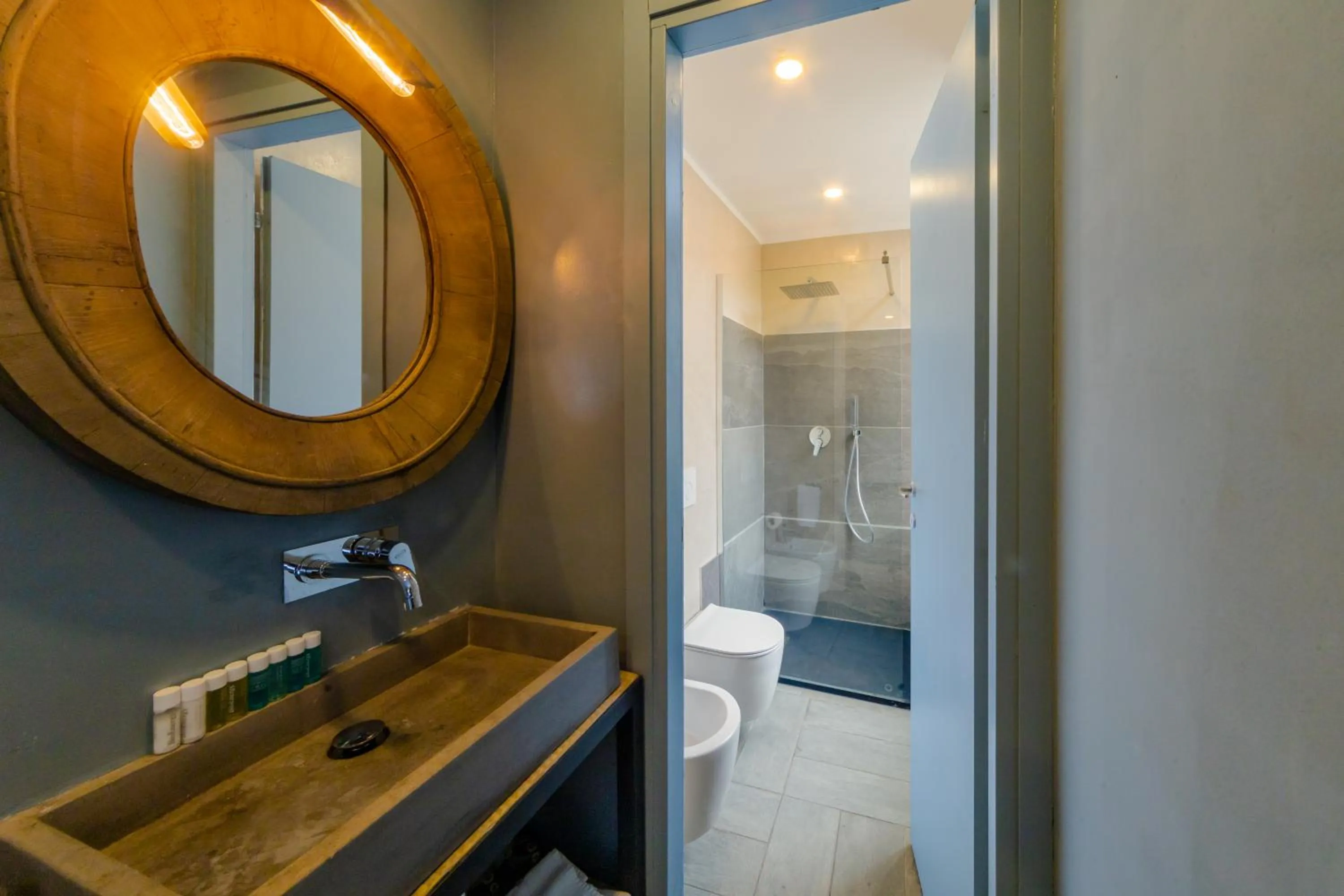 Bathroom in Bello!Lake Como Suites