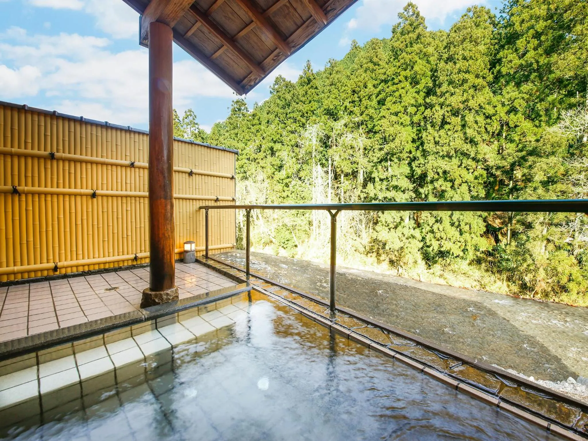 Open Air Bath in Ryokan Chinsen-Rou
