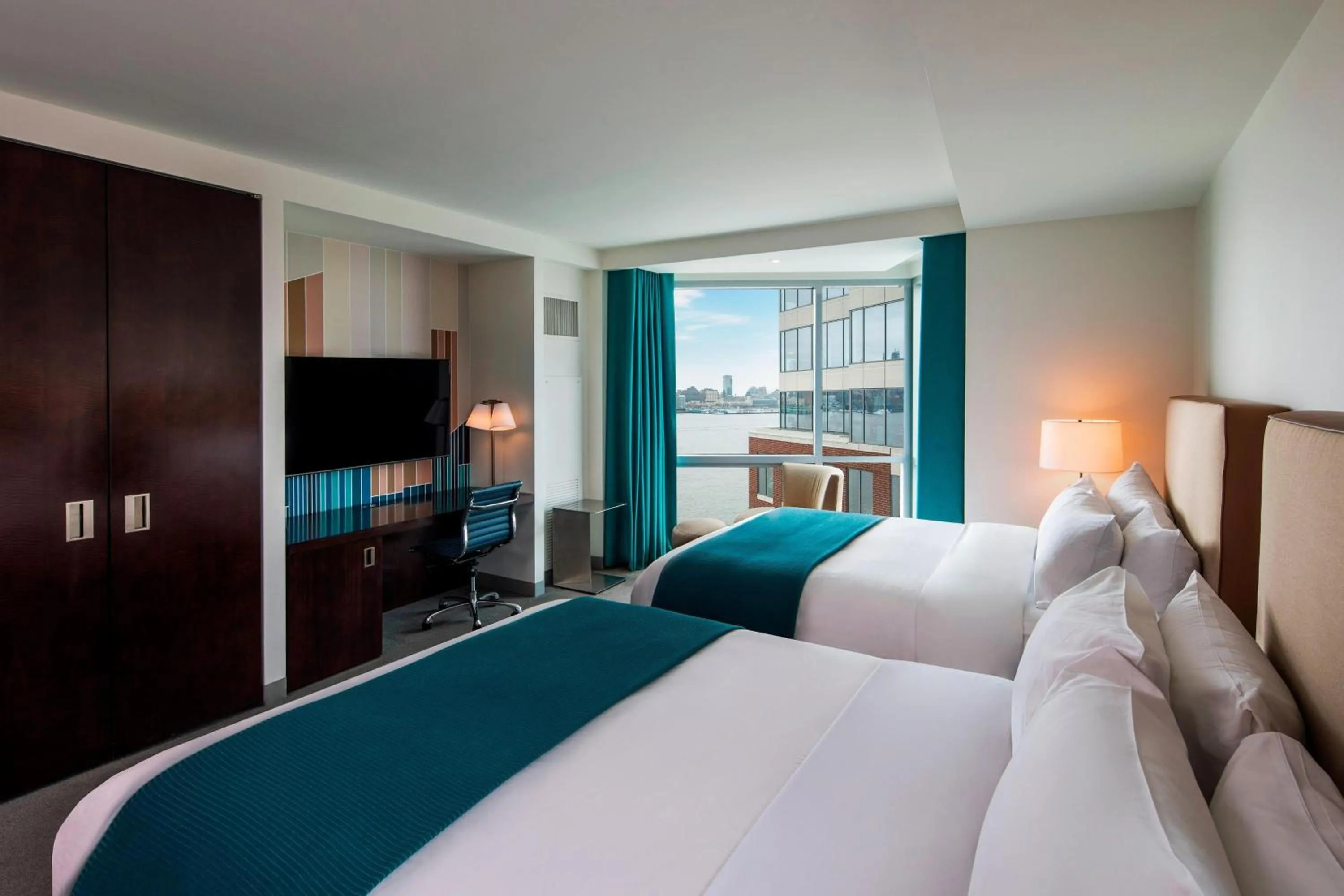 Queen Room with View in W Hoboken