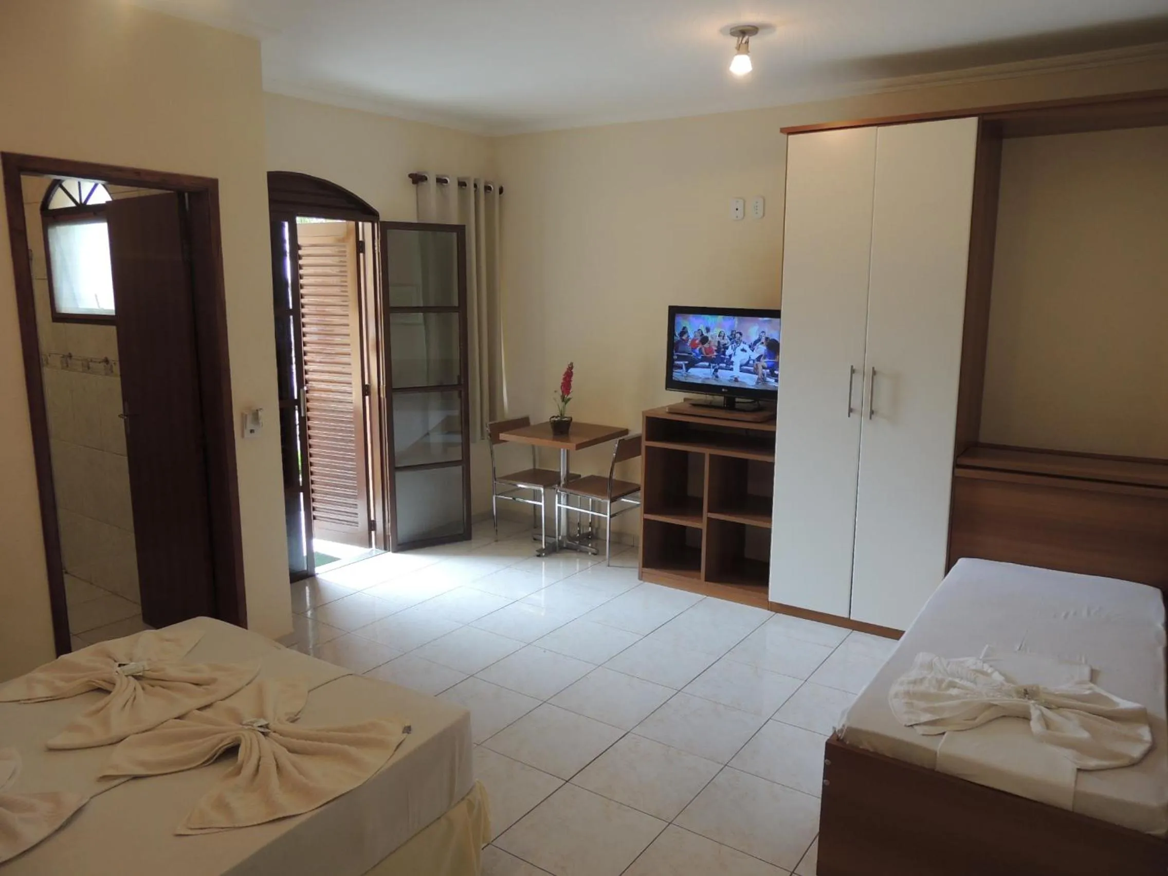 Photo of the whole room in Hotel Porto dos Milagres