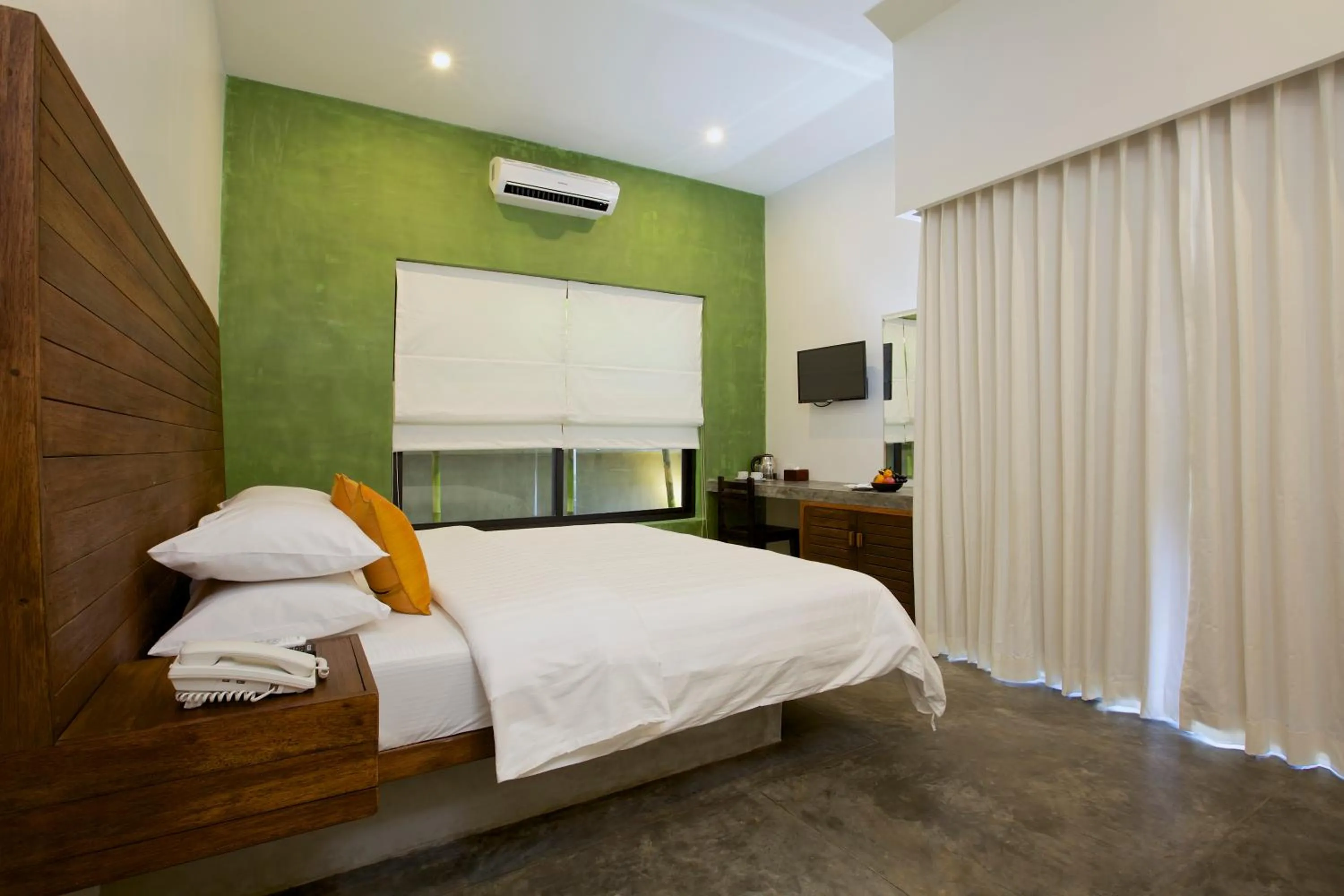 Deluxe Double Room with Pool View in Chhouy Vathna Angkor Boutique