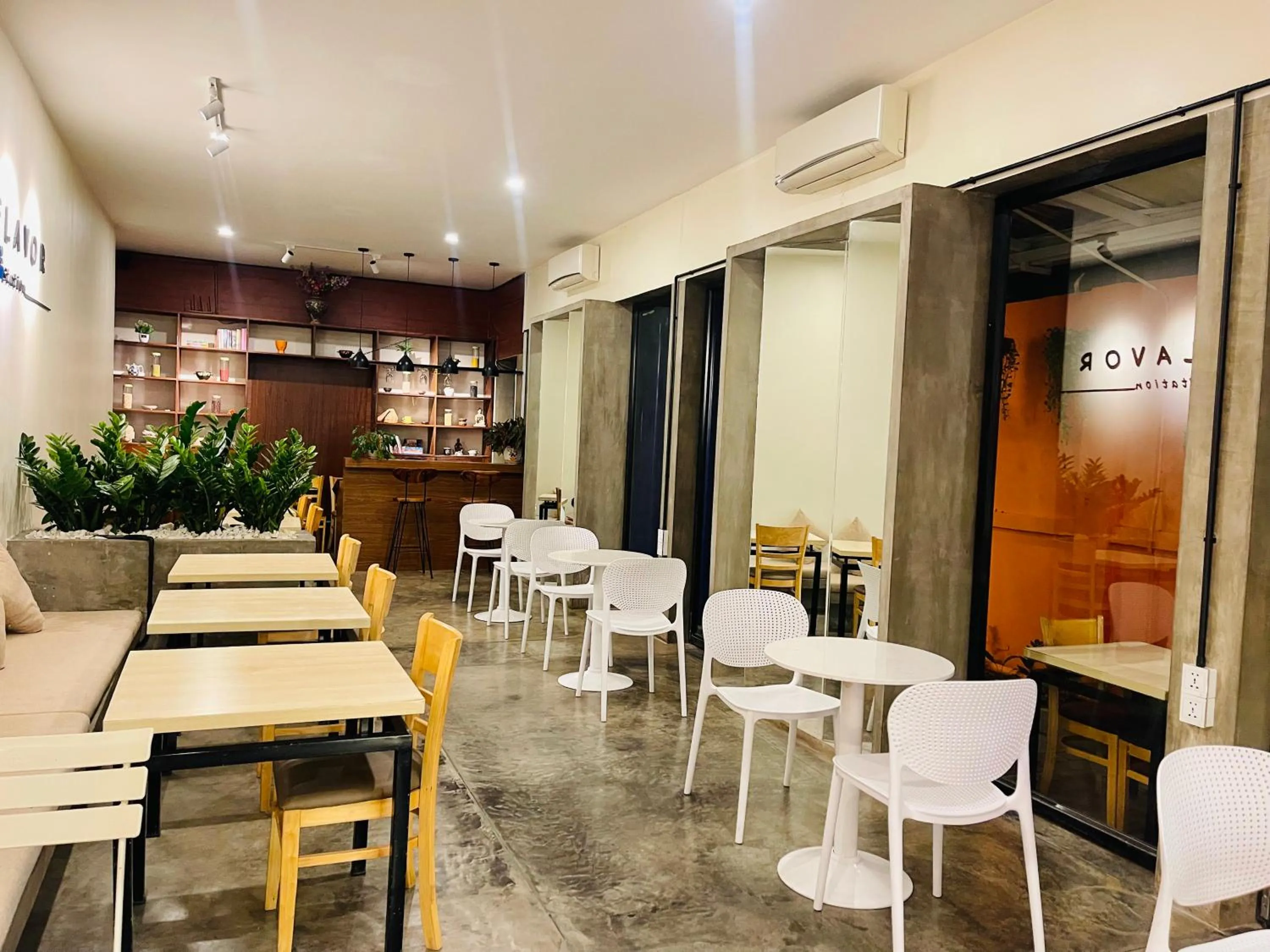 Restaurant/places to eat in Chhouy Vathna Angkor Boutique