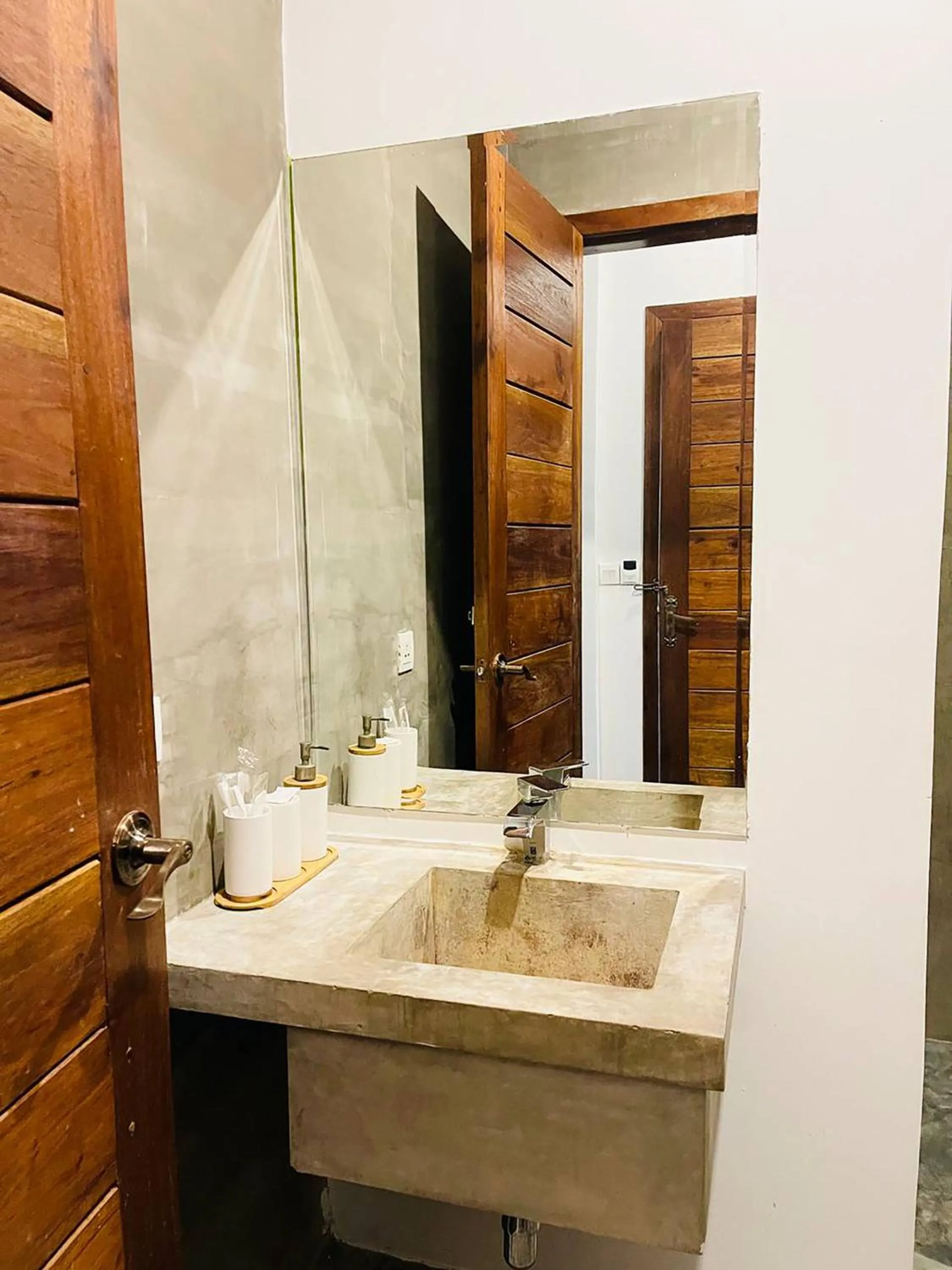 Bathroom in Chhouy Vathna Angkor Boutique