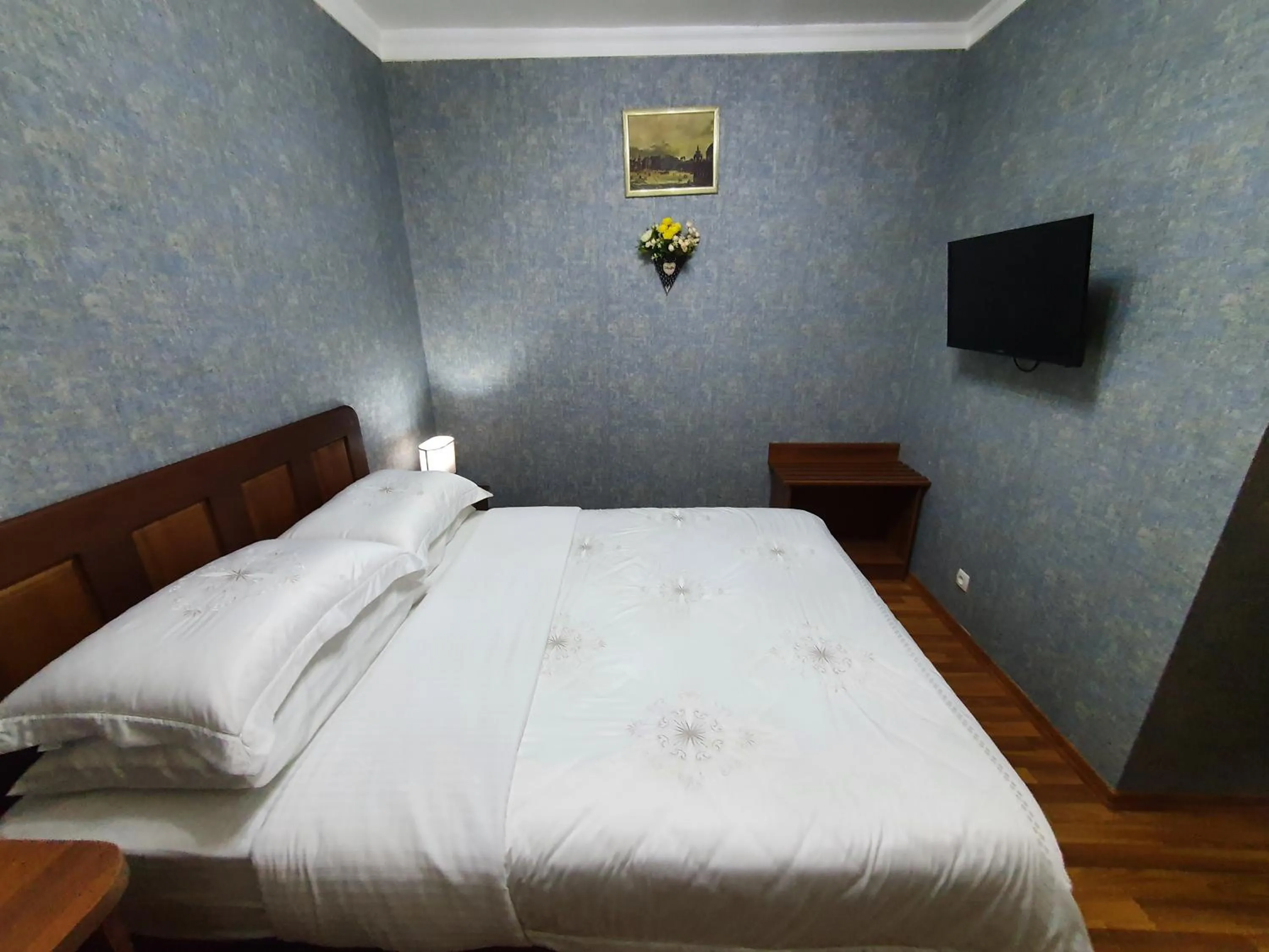 Bed in Cinzano Complex