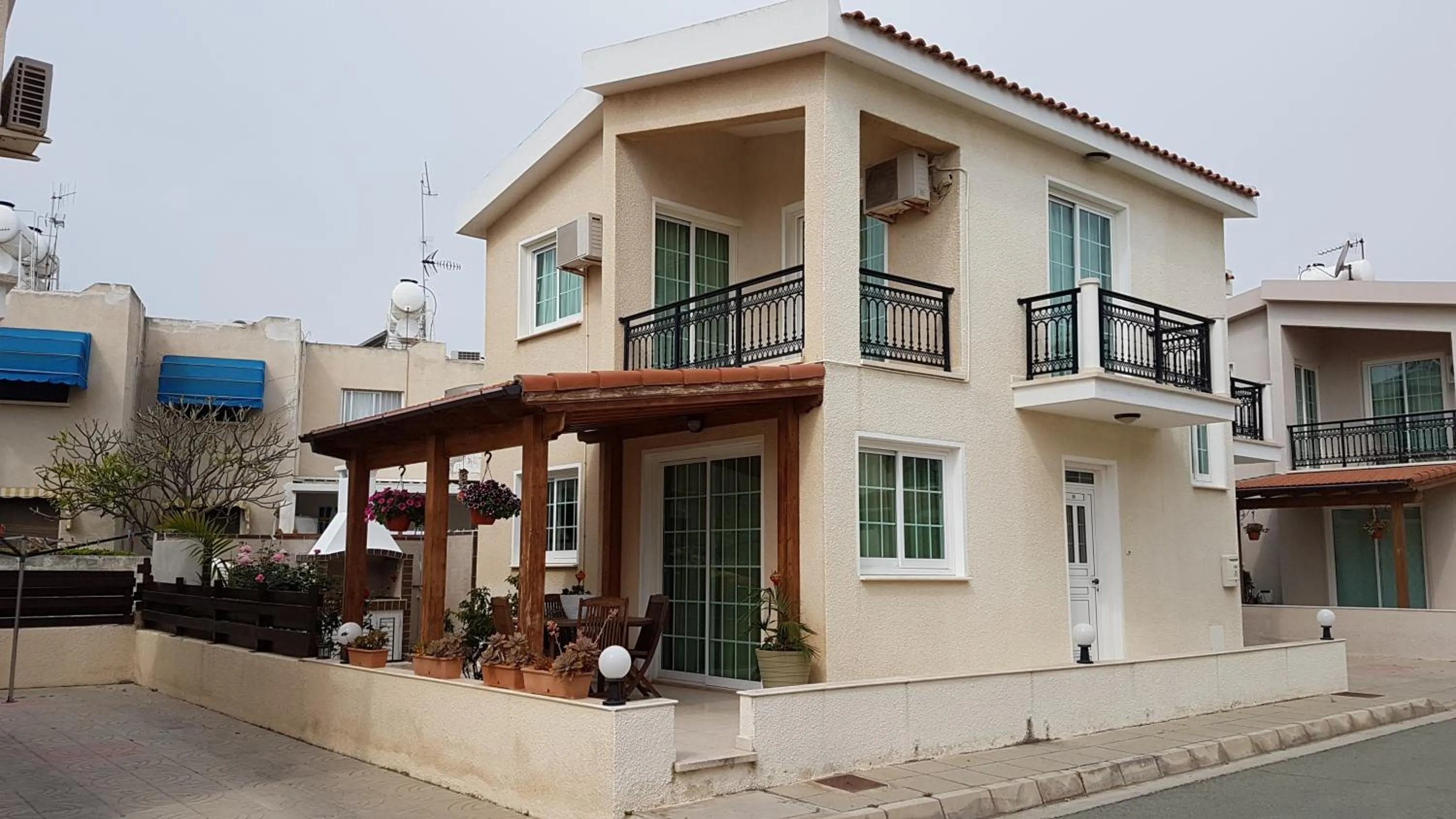Philippou Beach Villas & Apartments