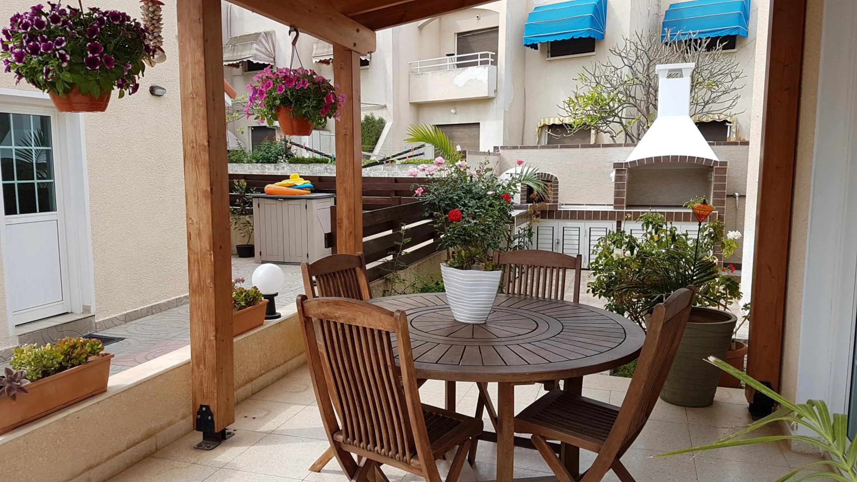 Philippou Beach Villas & Apartments