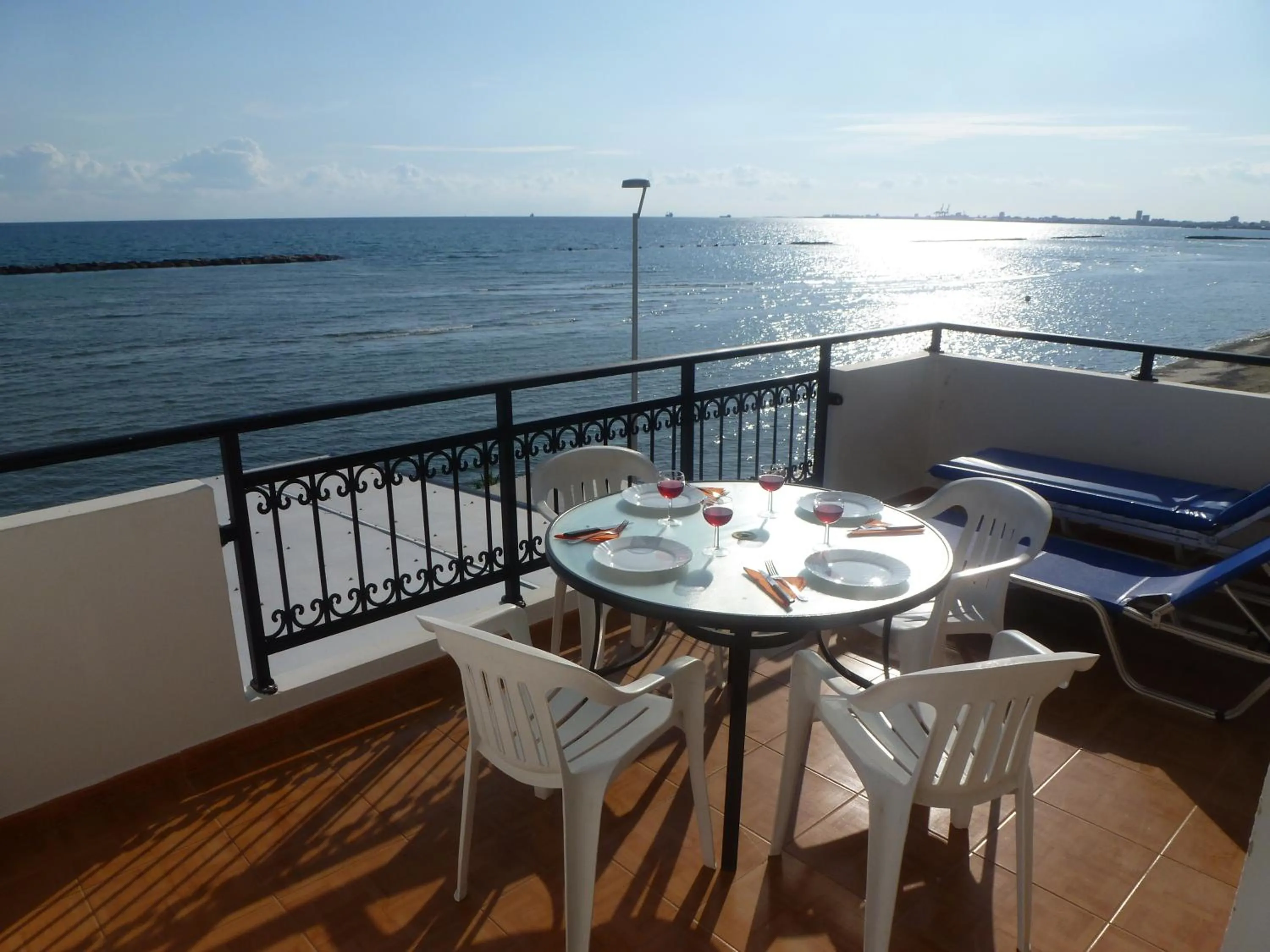 Philippou Beach Villas & Apartments