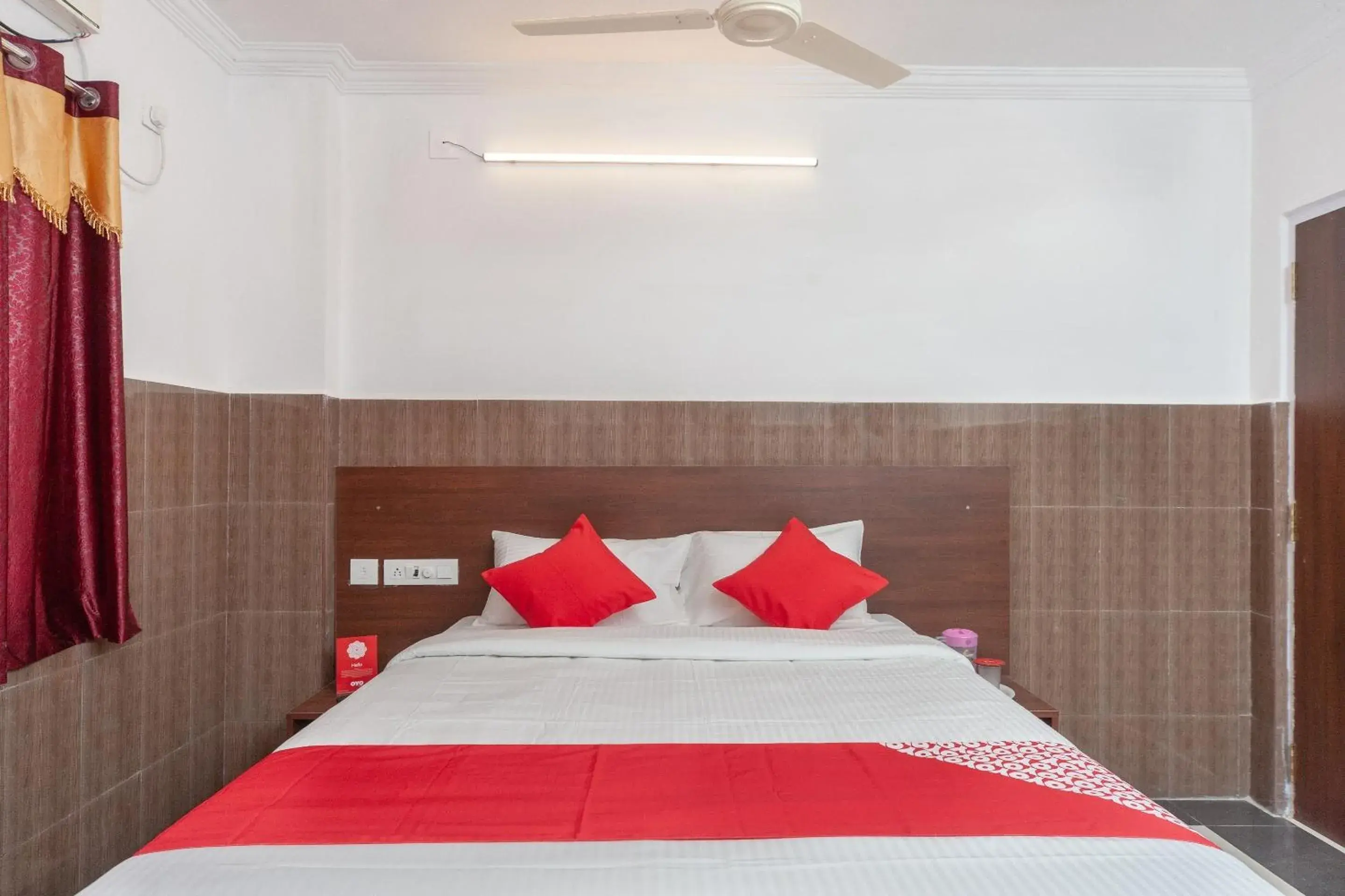 Bedroom, Bed in Capital O Srinivasa Residency Bedroom, Bed in Capital O Srinivasa Residency