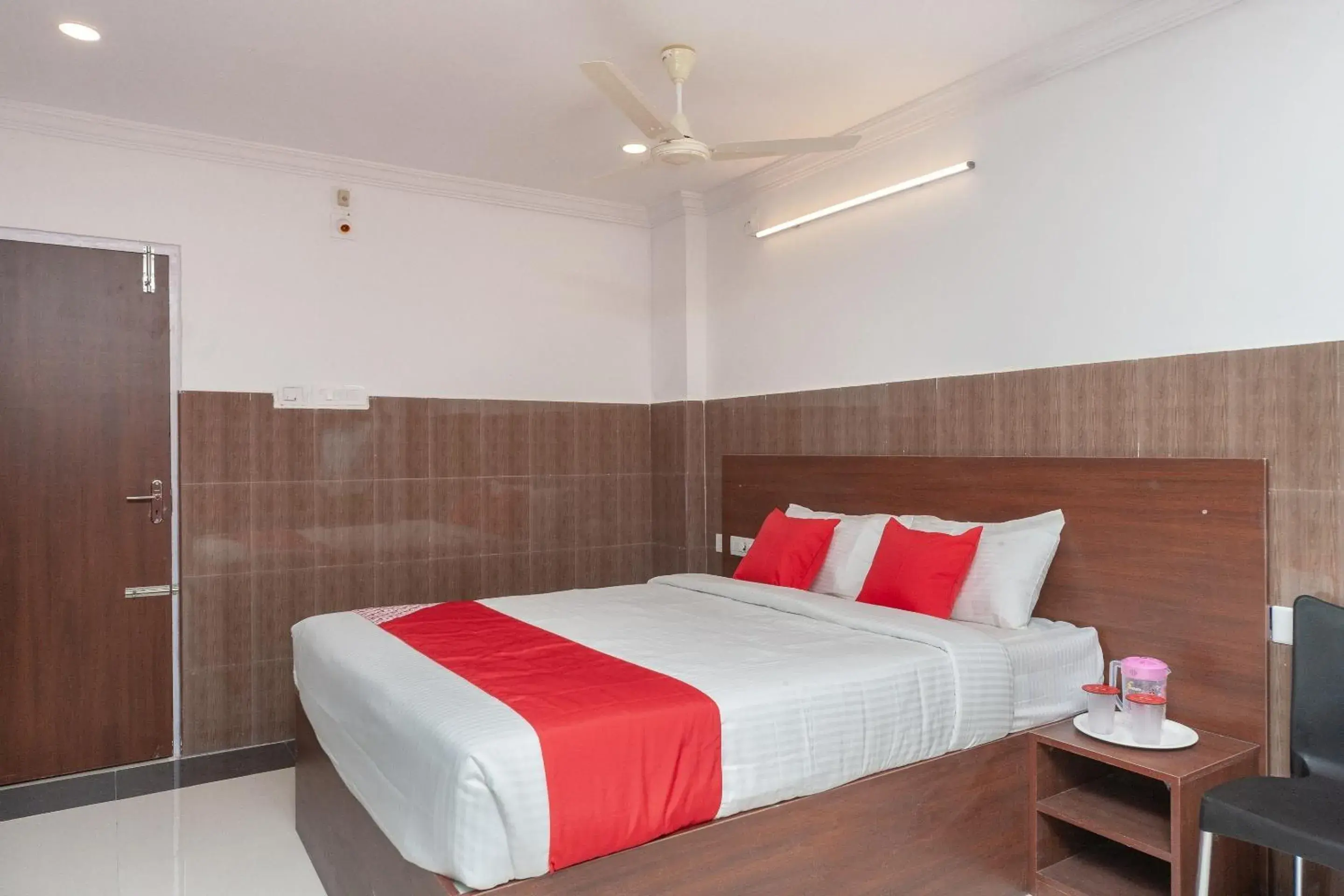 Bedroom, Bed in Capital O Srinivasa Residency Bedroom, Bed in Capital O Srinivasa Residency