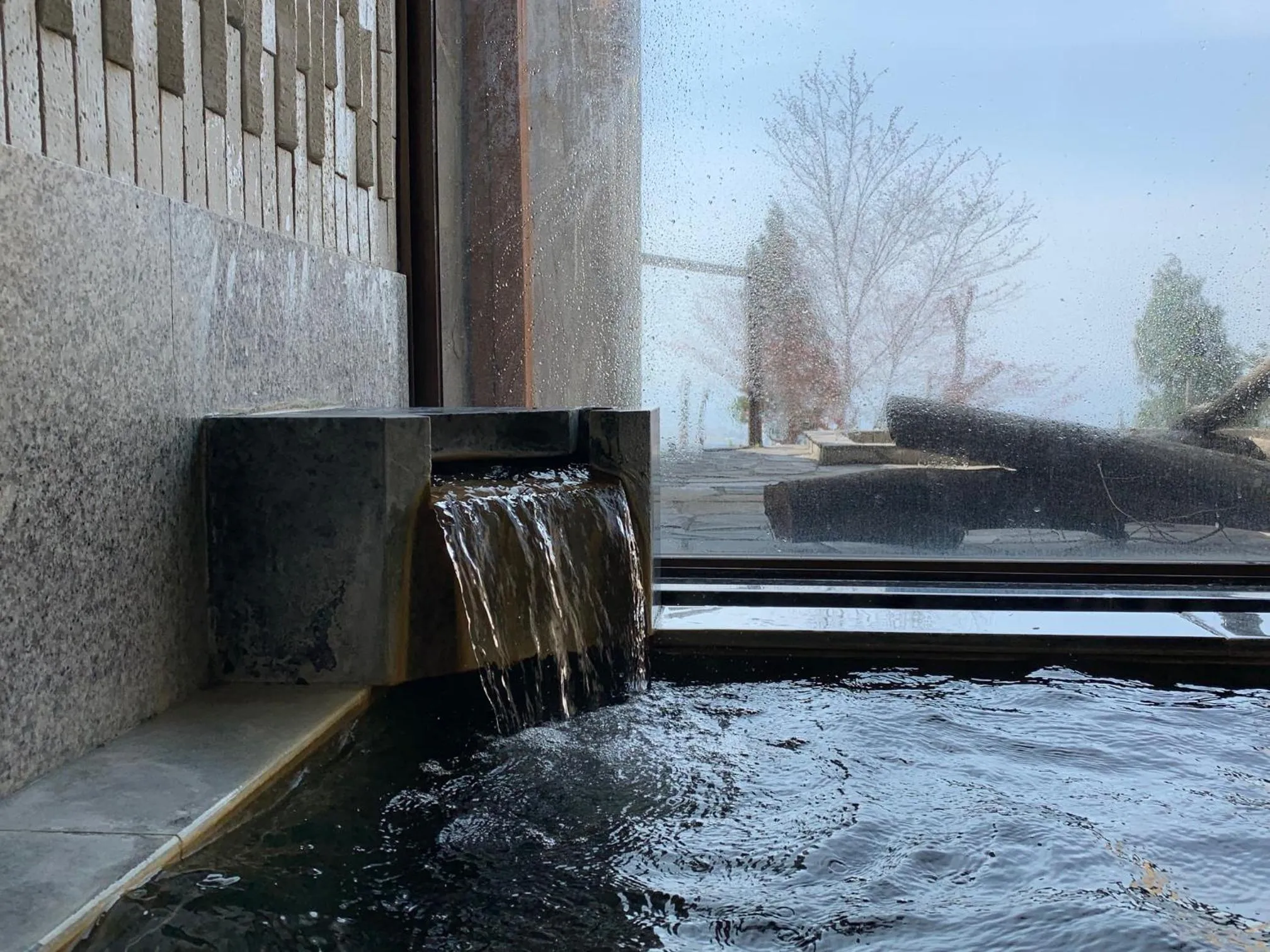 Hot Spring Bath in Lake View Inawashiro