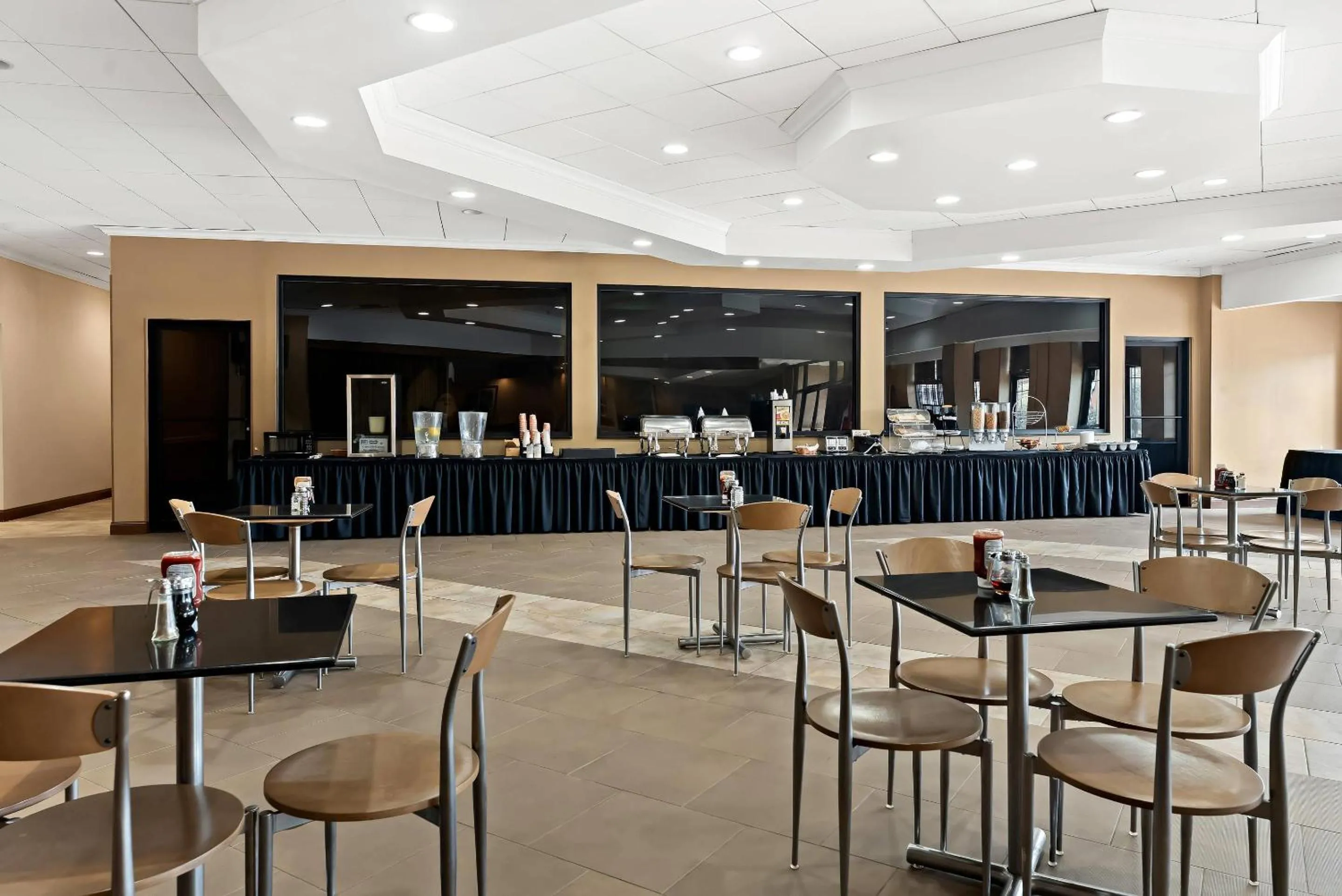 Breakfast in Quality Hotel Philadelphia Airport