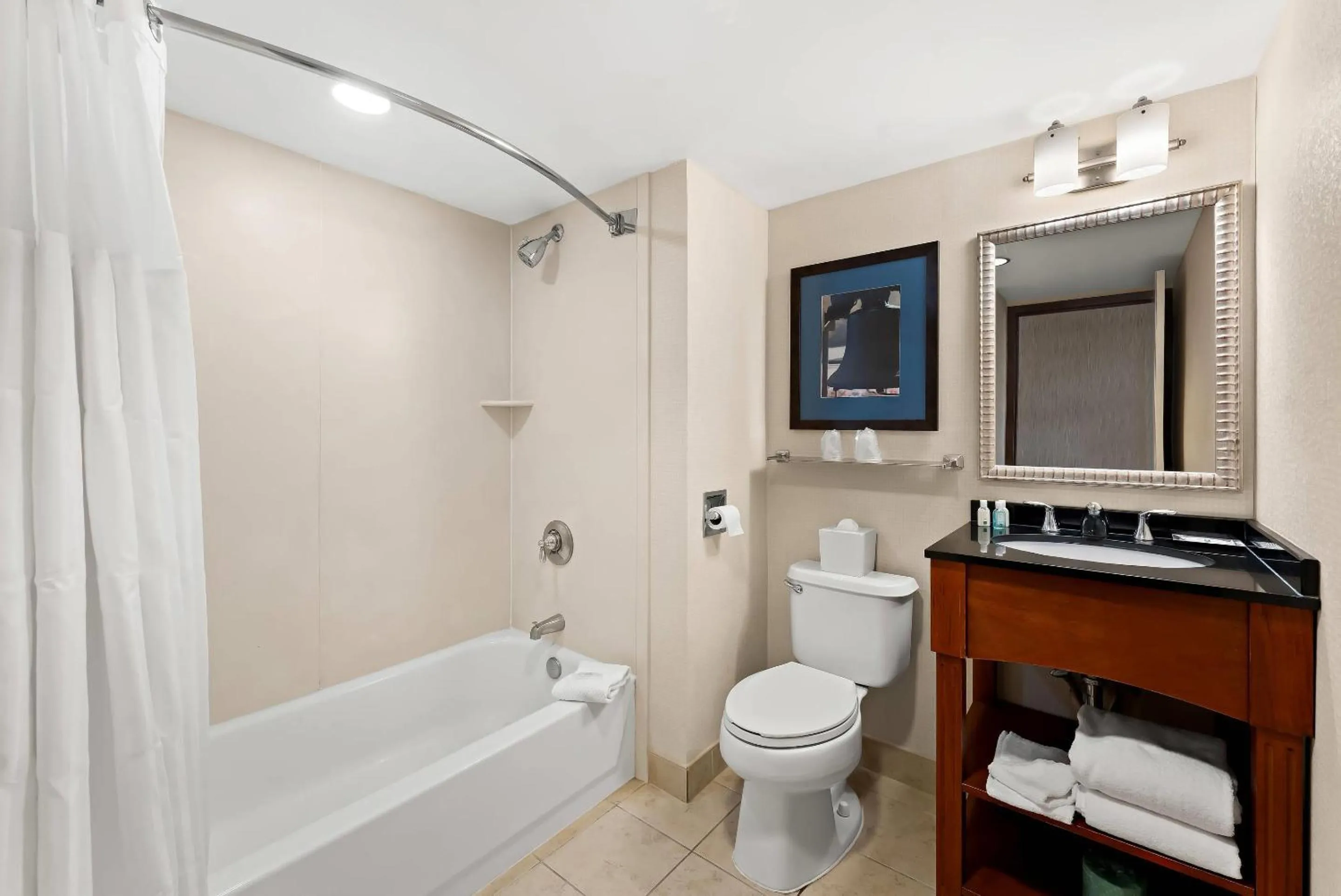 Bedroom in Quality Hotel Philadelphia Airport