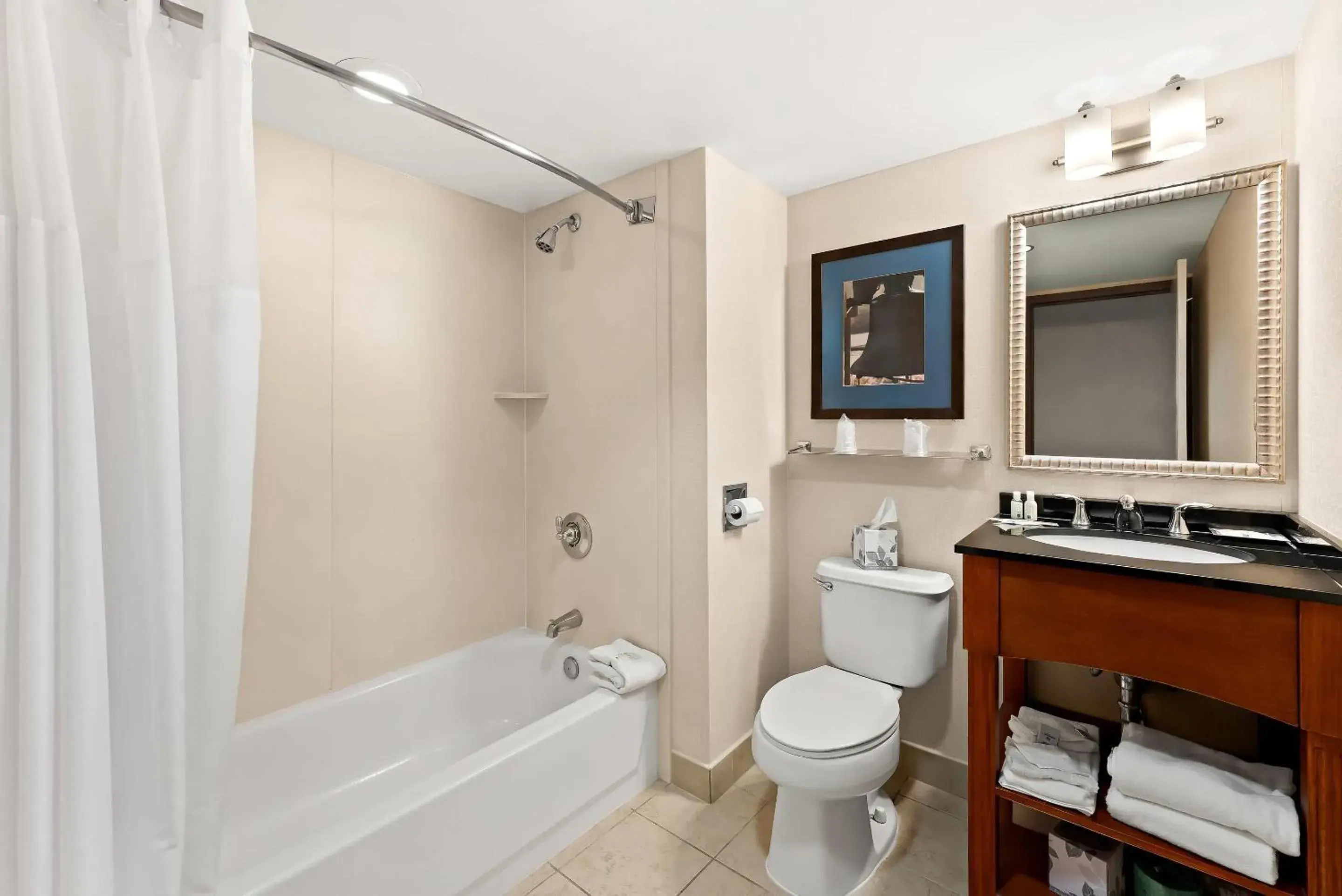 Bedroom in Quality Hotel Philadelphia Airport Bedroom in Quality Hotel Philadelphia Airport