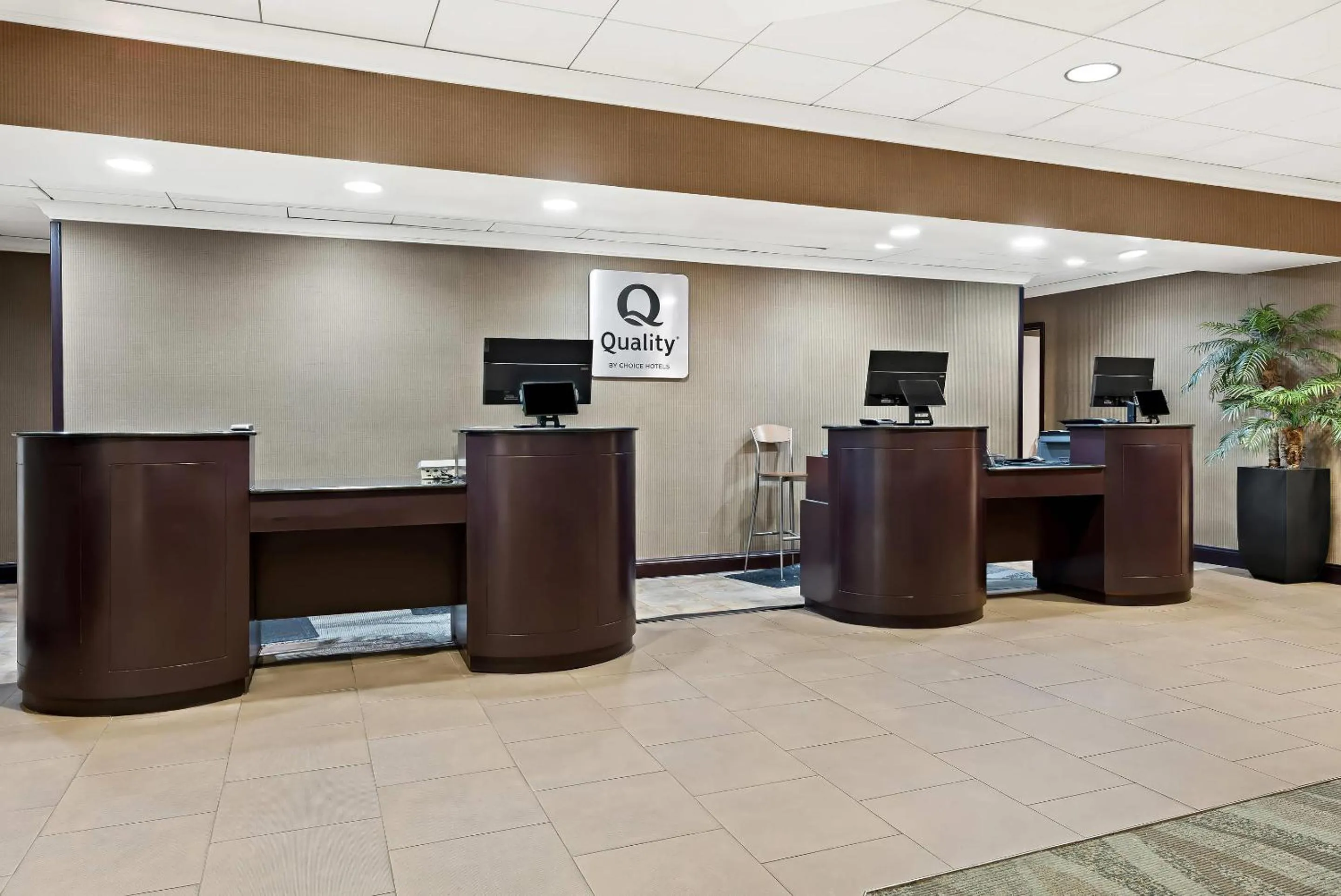 Lobby or reception in Quality Hotel Philadelphia Airport