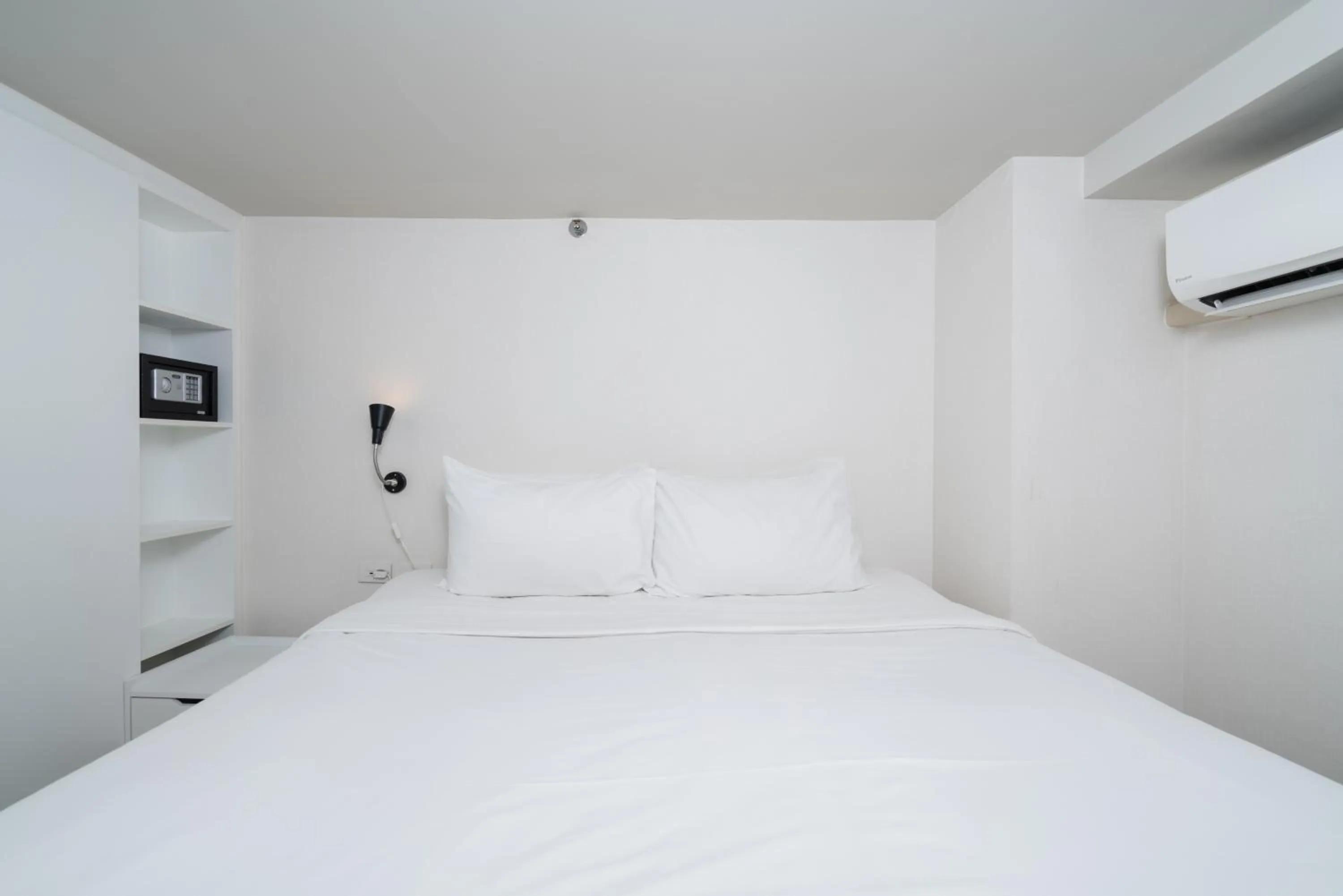 Bed in Q-Box Hotel Bangkok Blossom (SHA Plus)