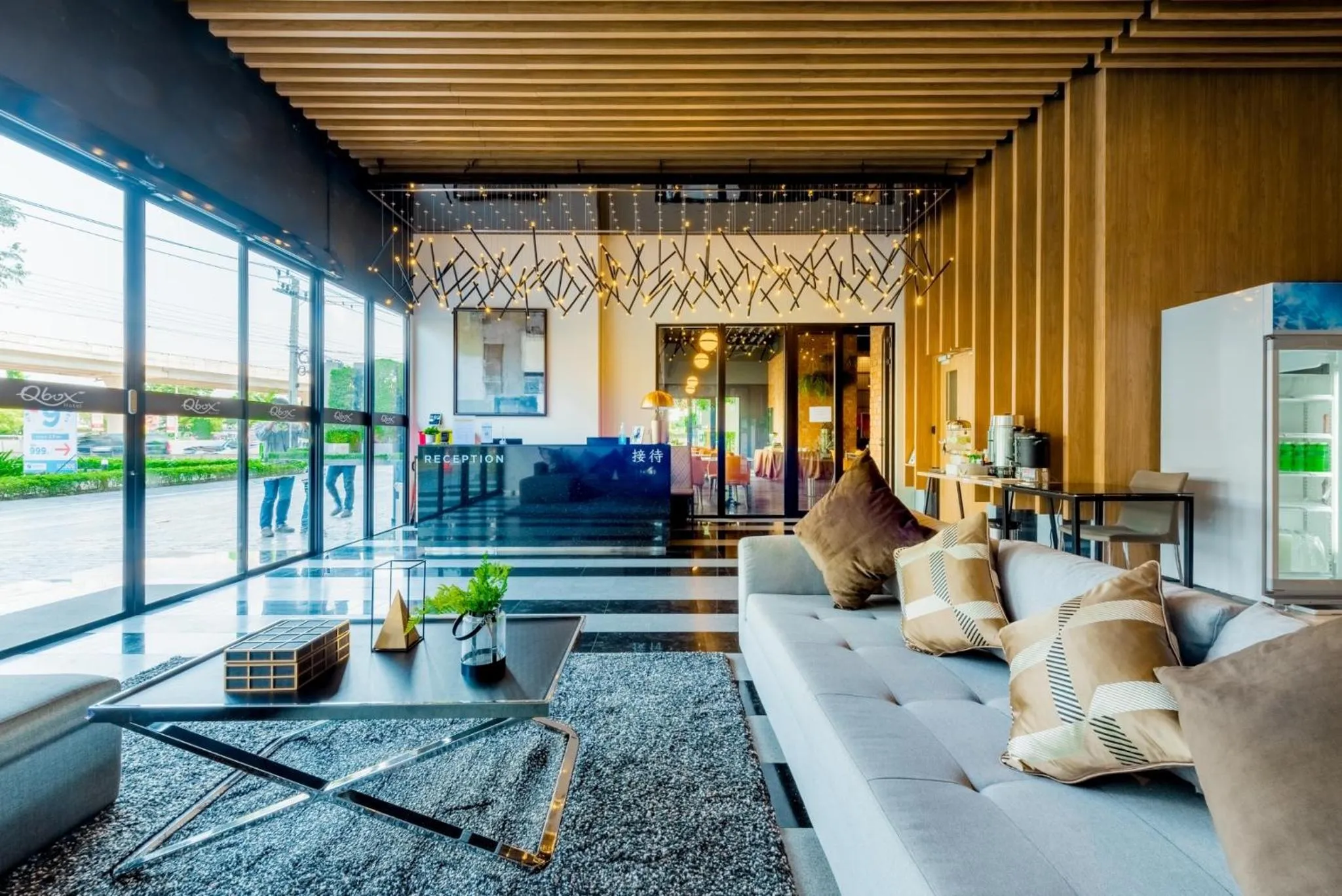 Lobby or reception in Q-Box Hotel Bangkok Blossom (SHA Plus)