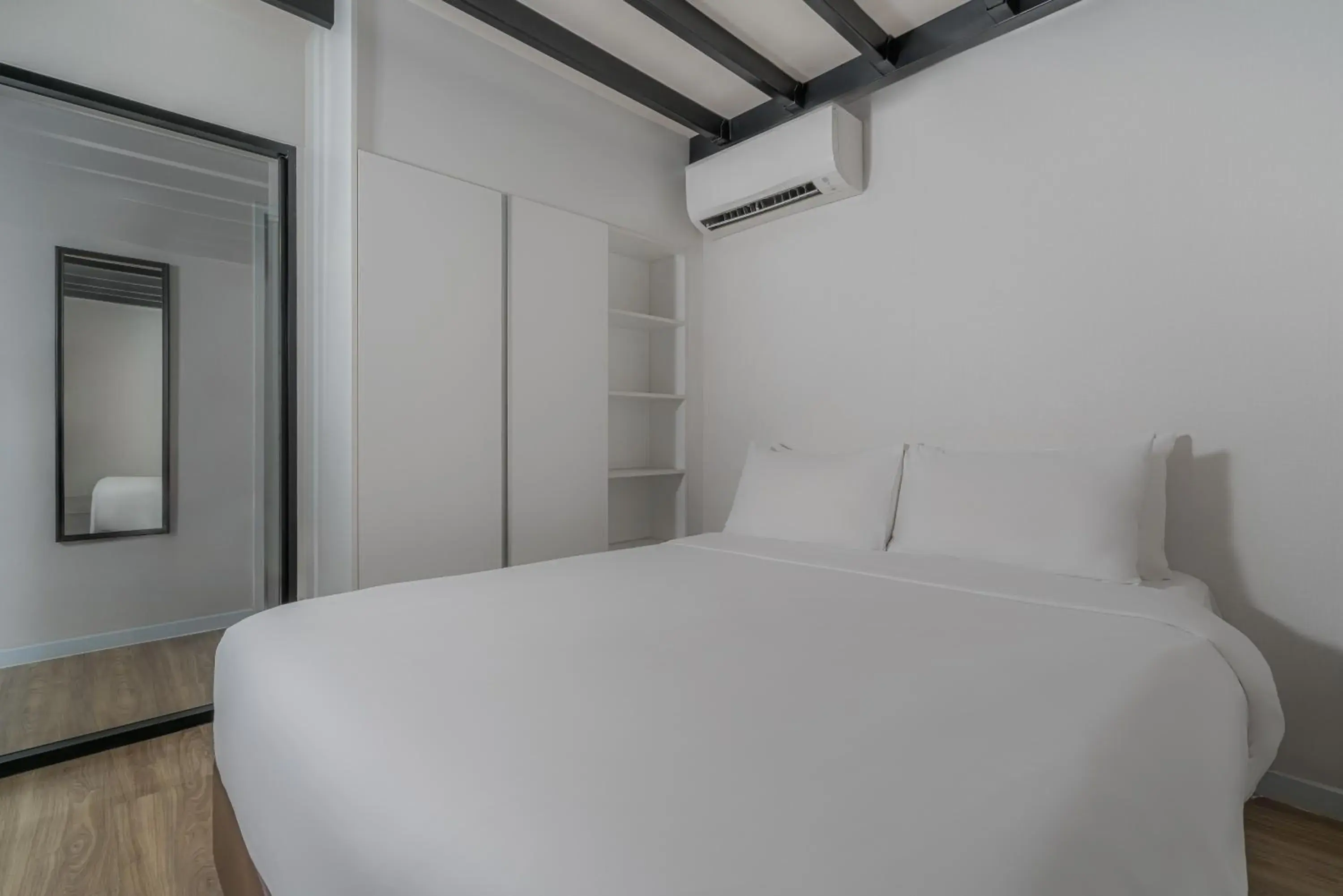 Bed in SureStay by Best Western Bangkok Ramintra Bed in SureStay by Best Western Bangkok Ramintra