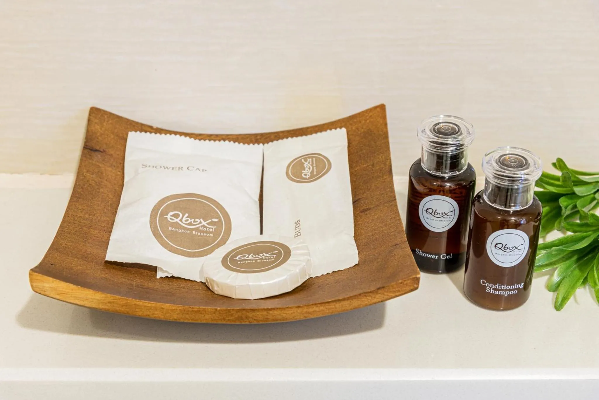 Shower in Q-Box Hotel Bangkok Blossom (SHA Plus)