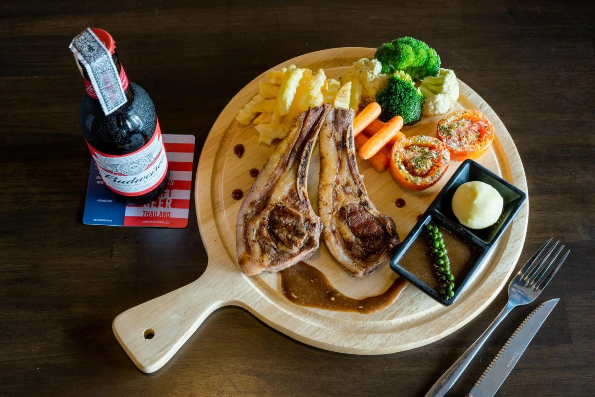 Food and drinks in Q-Box Hotel Bangkok Blossom (SHA Plus)