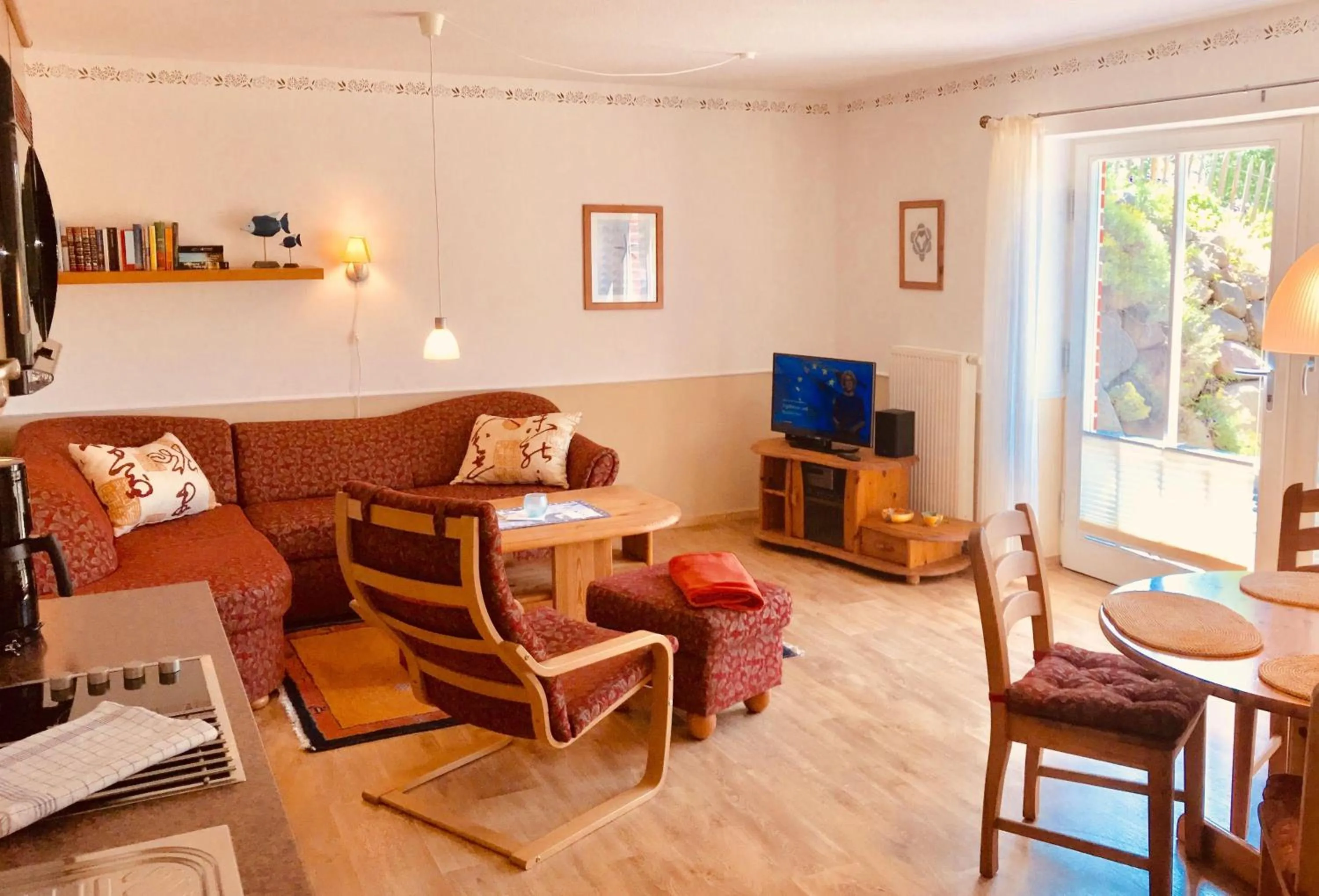 Ein-Steinwurf-zum-Ostseestrand-Ferienwohnung-Martha-mit-Terrasse